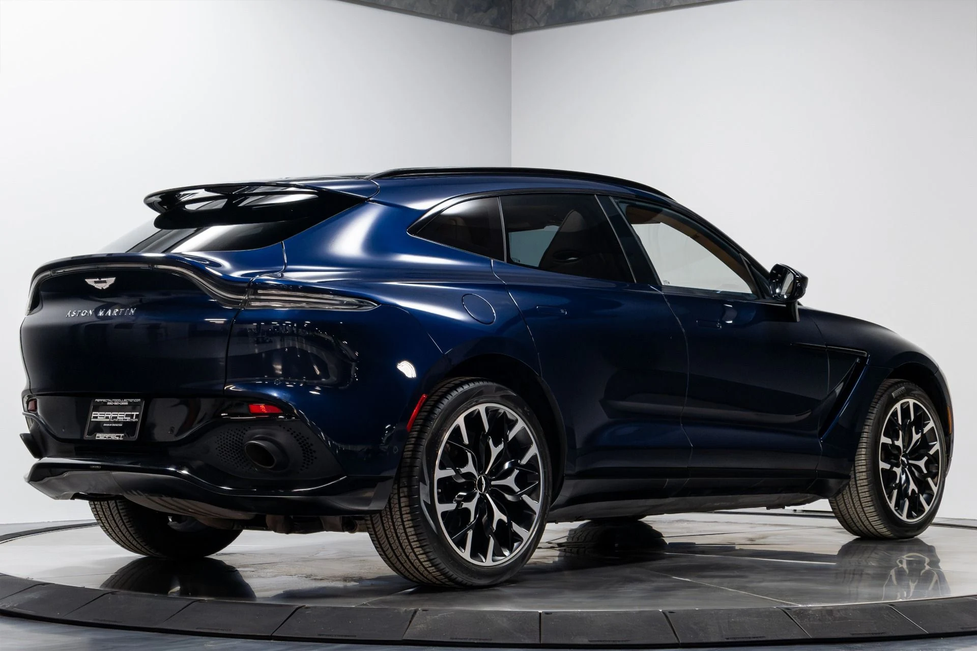 mph014_2500648720_Used_2021_Aston_Martin_DBX_1770088523_09b9c7fdc9