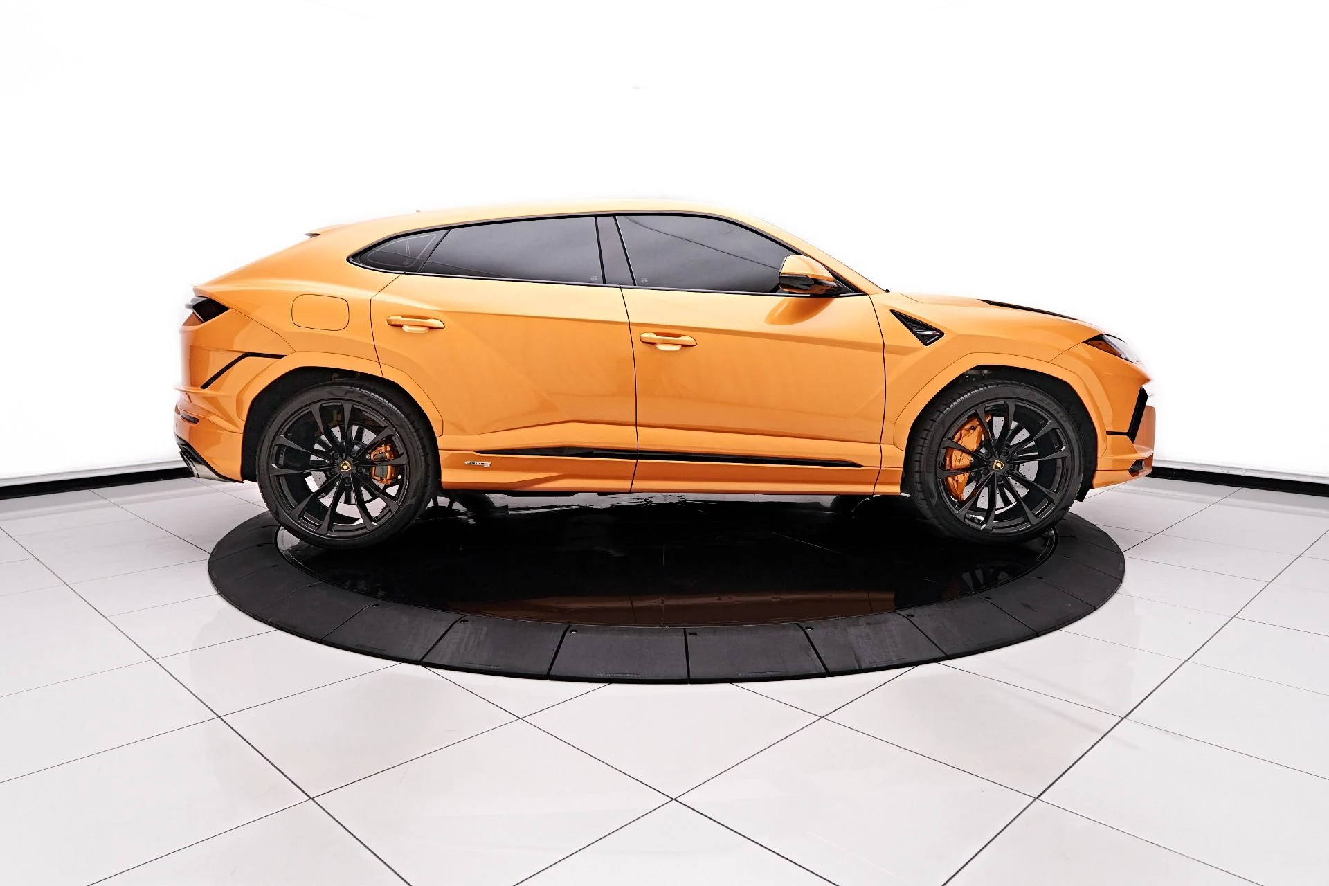 mph014_2507034153_Used_2023_Lamborghini_Urus_S_1747338722_4a27970eb7