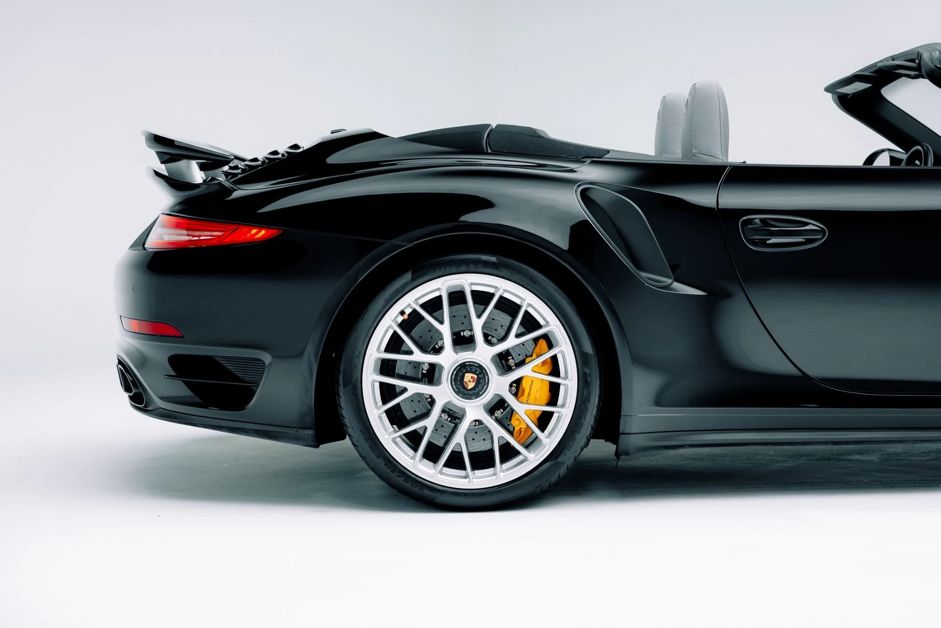 mph014_2509575008_Used_2014_Porsche_911_Turbo_S_1764615222_9a87e86433