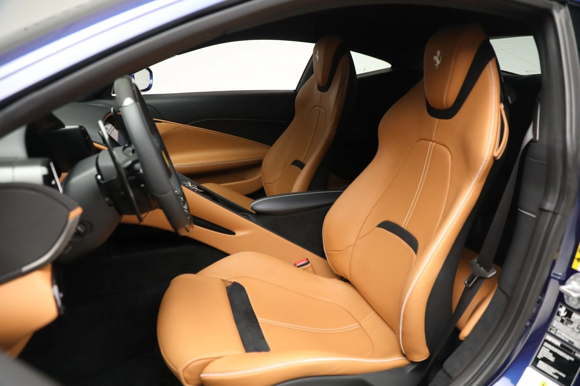 mph014_2517309704_Used_2022_Ferrari_Roma_1768064667_8dac6d0df4