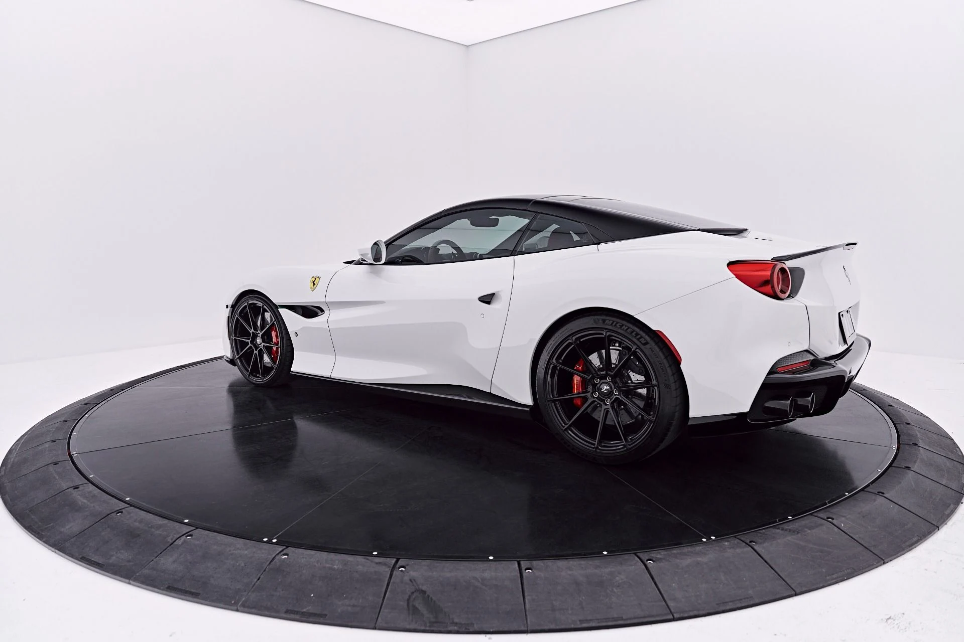 mph014_2525752397_Used_2022_Ferrari_Portofino_M_Base_1785971798_da5ea9f7f8