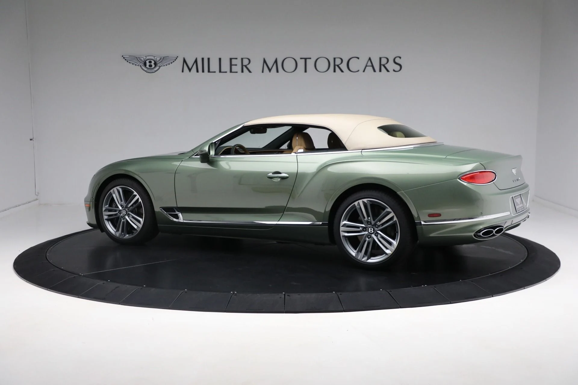 mph014_2529199767_New_2024_Bentley_Continental_GTC_V8_17f3aa9d08