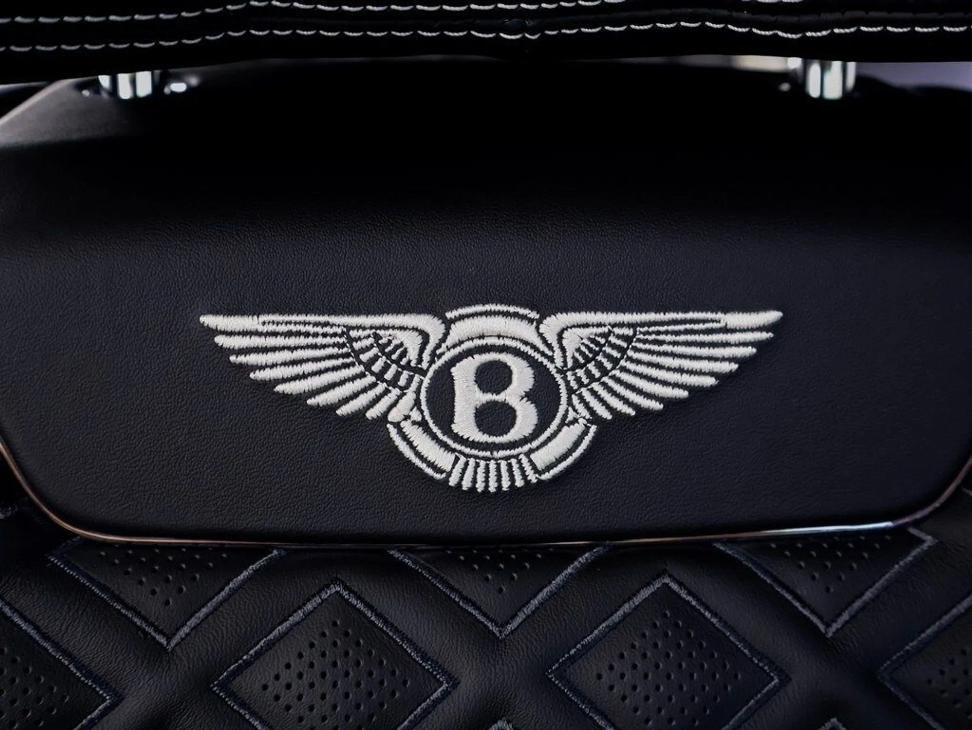 mph014_2530744846_6140a66e9bf0e58af95910271343253ax_4f74ae6b39