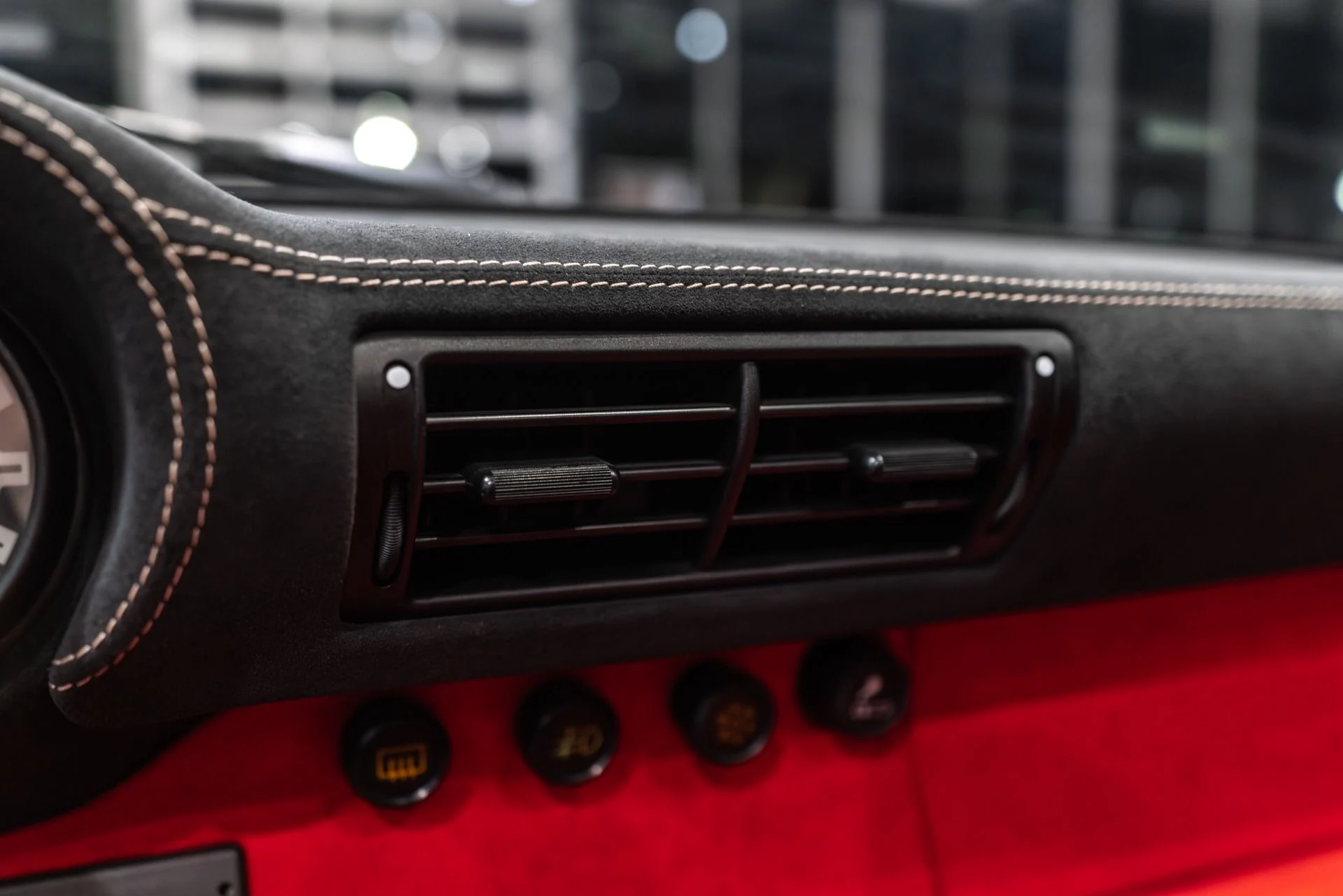 mph014_2537184969_12739_p15_l_fbeface3cf