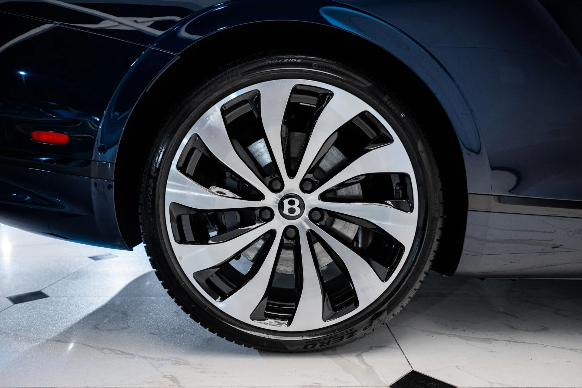 mph014_2540235694_Used_2024_Bentley_Continental_GTC_Edition_8_1734148322_be25948dfe