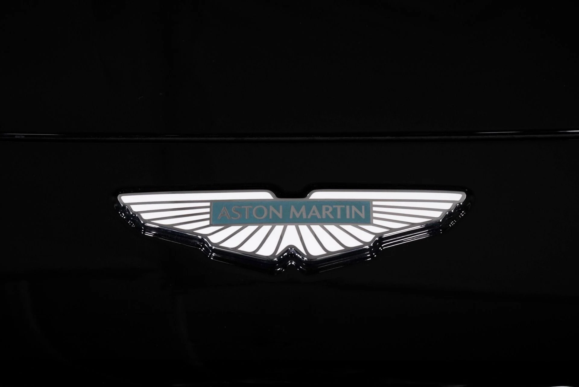 mph014_2541402357_New_2026_Aston_Martin_Vantage_S_1787200959_885cbf3ed2