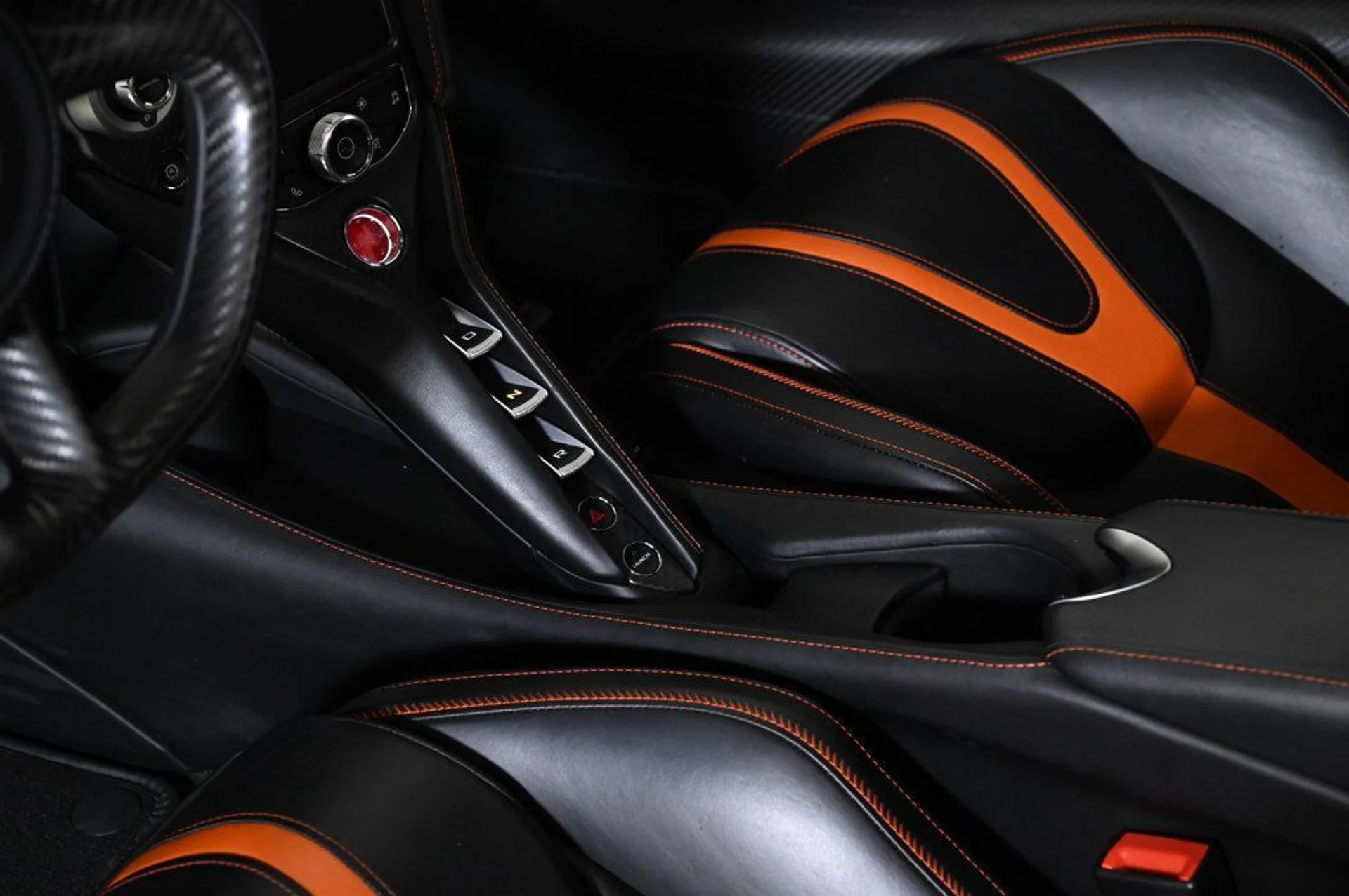 mph014_2542858927_used_2018_mclaren_720s_11350_22941062_14_1024_325bde6de4