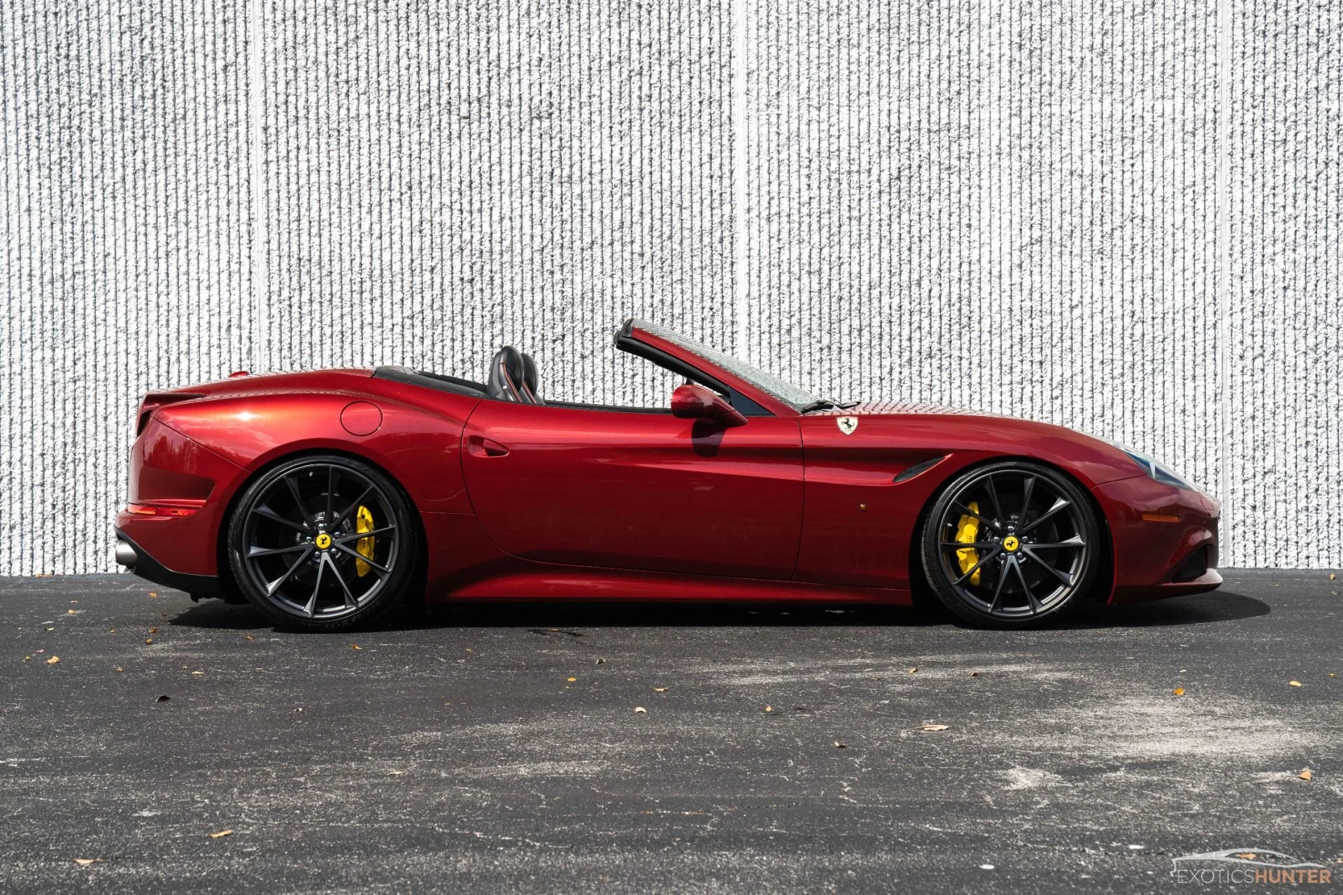 mph014_2543108959_Used_2015_Ferrari_California_T_Lowered_on_HRE_Forged_Wheels_w_Daytona_Style_Seats_Carbon_Driver_Zone_1757711944_2c5e47229e