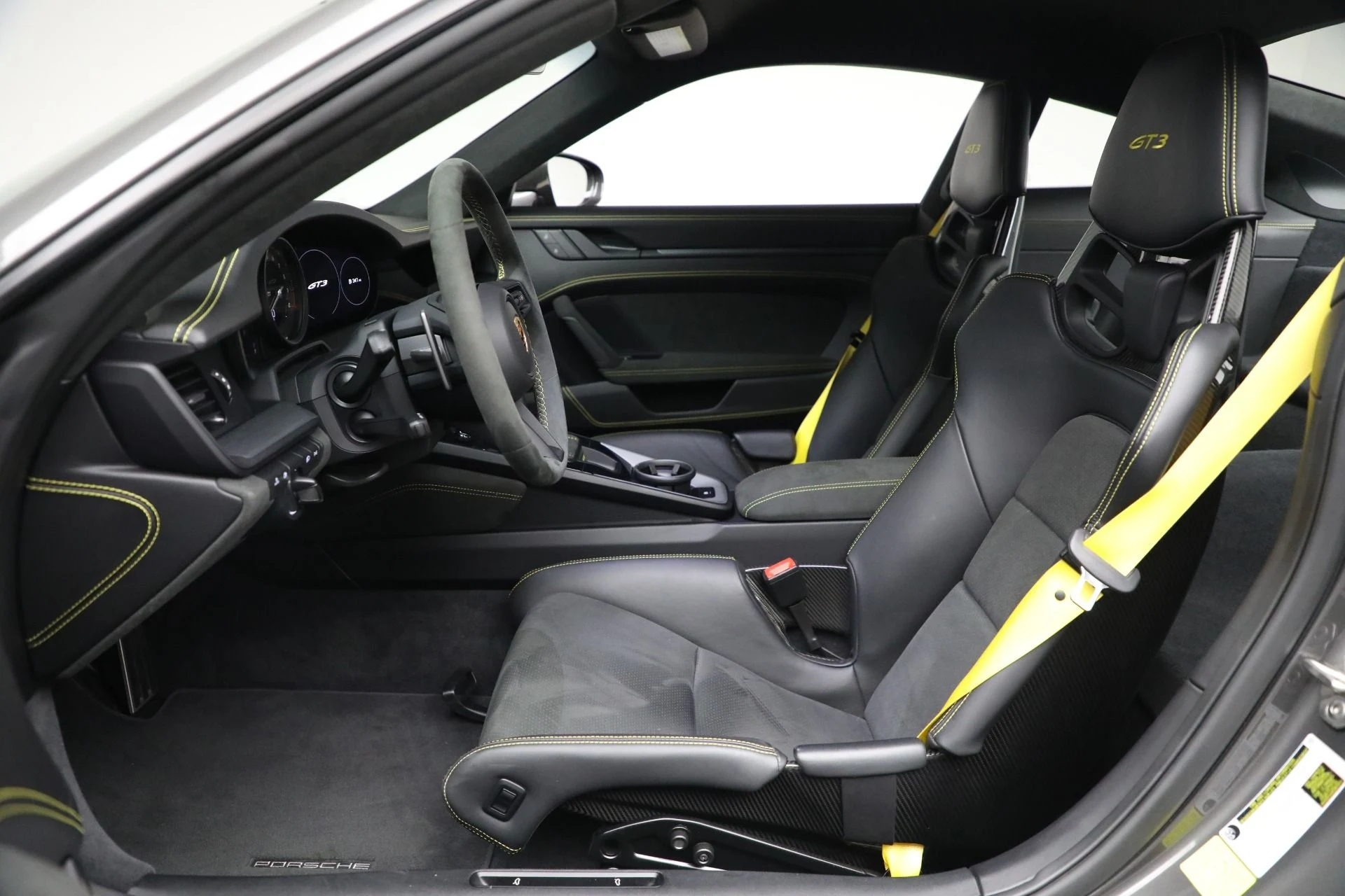 mph014_2564899089_Used_2022_Porsche_911_GT_3_1761596915_2144ae2b12