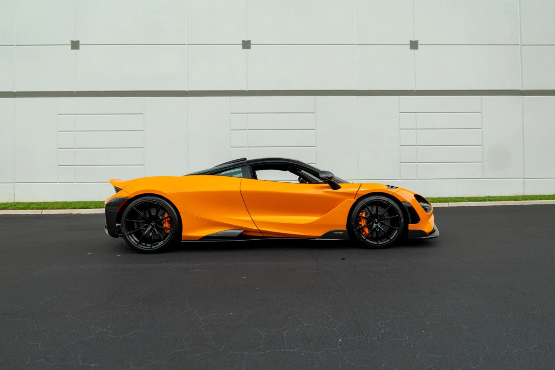 mph014_2566286565_Used_2021_Mc_Laren_765_LT_1757087774_4cec273ce9