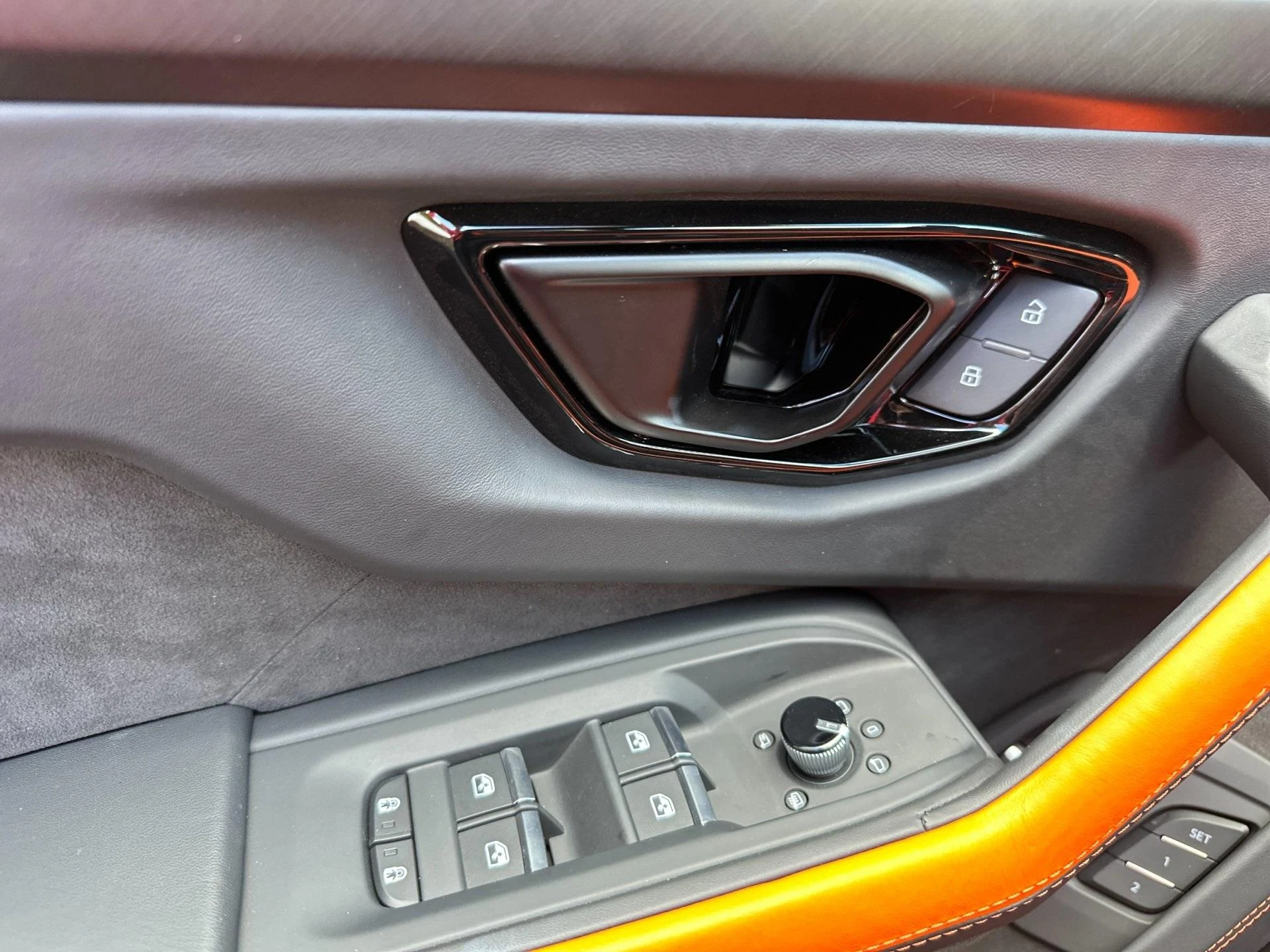 mph014_2577586735_Used_2025_Lamborghini_Urus_SE_1755160813_43f6fcd356