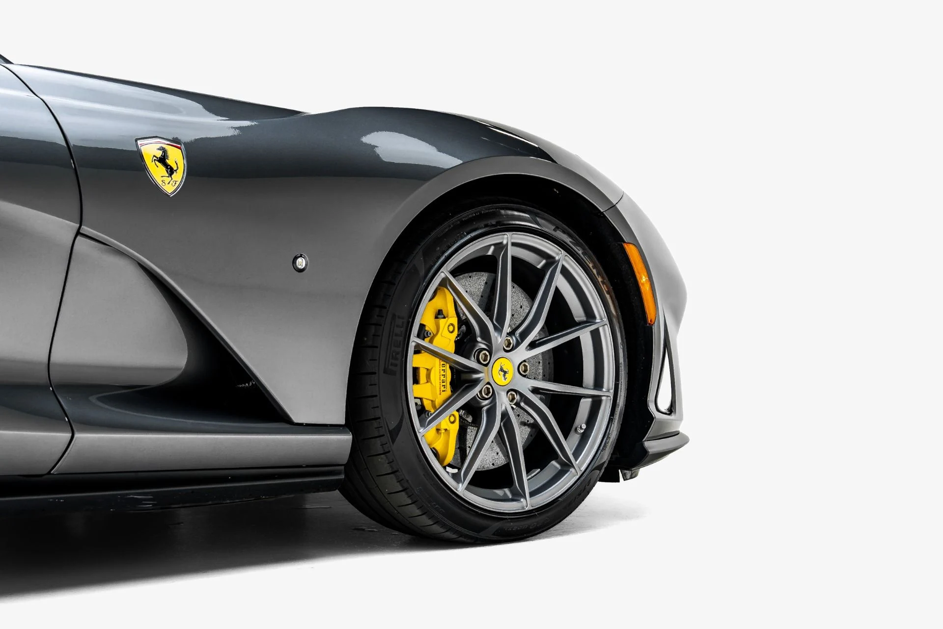 mph014_2581277310_Used_2019_Ferrari_812_Superfast_1784241718_2a54be04a3