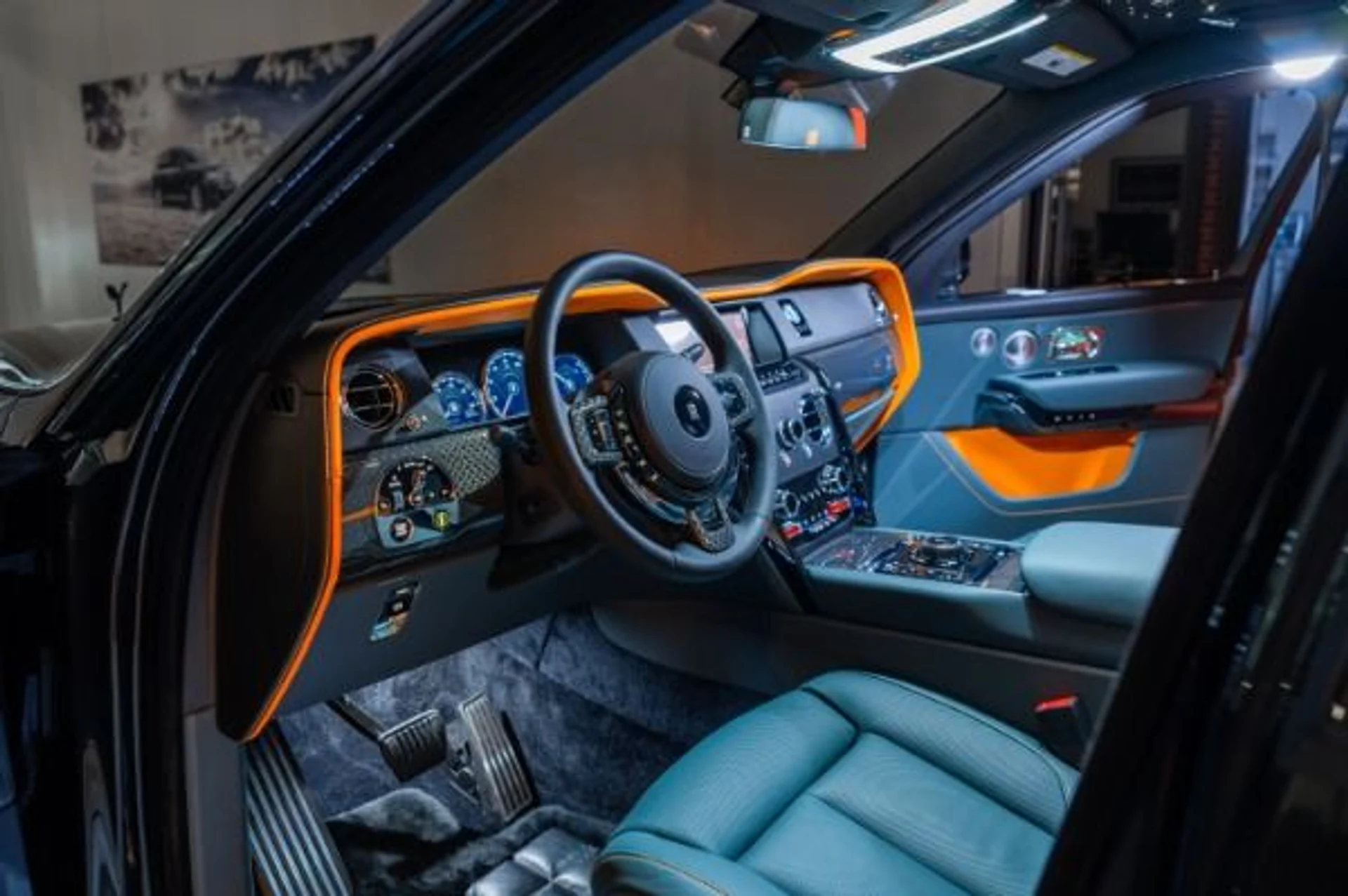 mph014_2581281151_Used_2024_Rolls_Royce_Black_Badge_Cullinan_8cf4e683c2