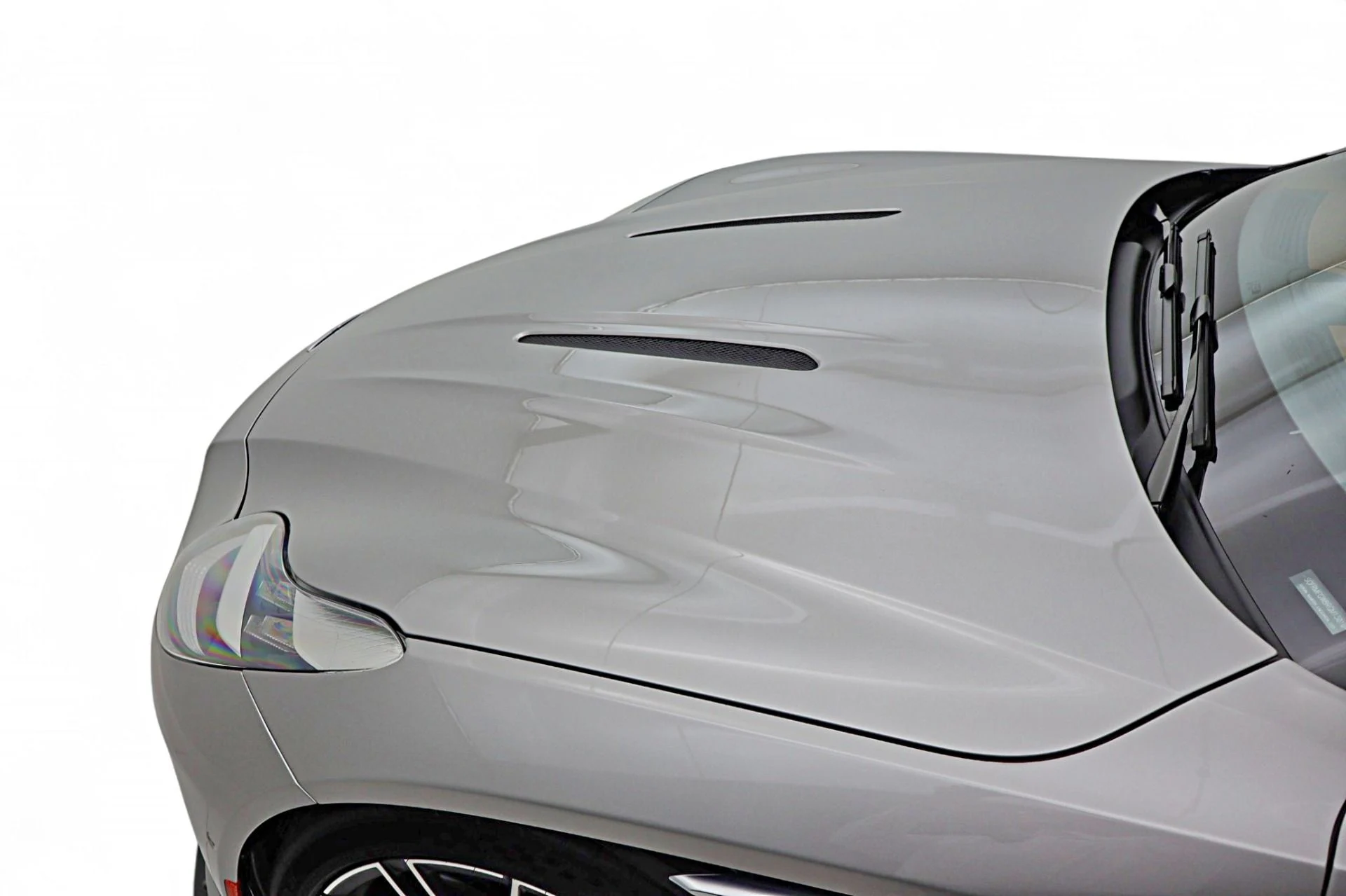 mph014_2581659517_Used_2024_Aston_Martin_DB_12_Volante_11806b4a1e