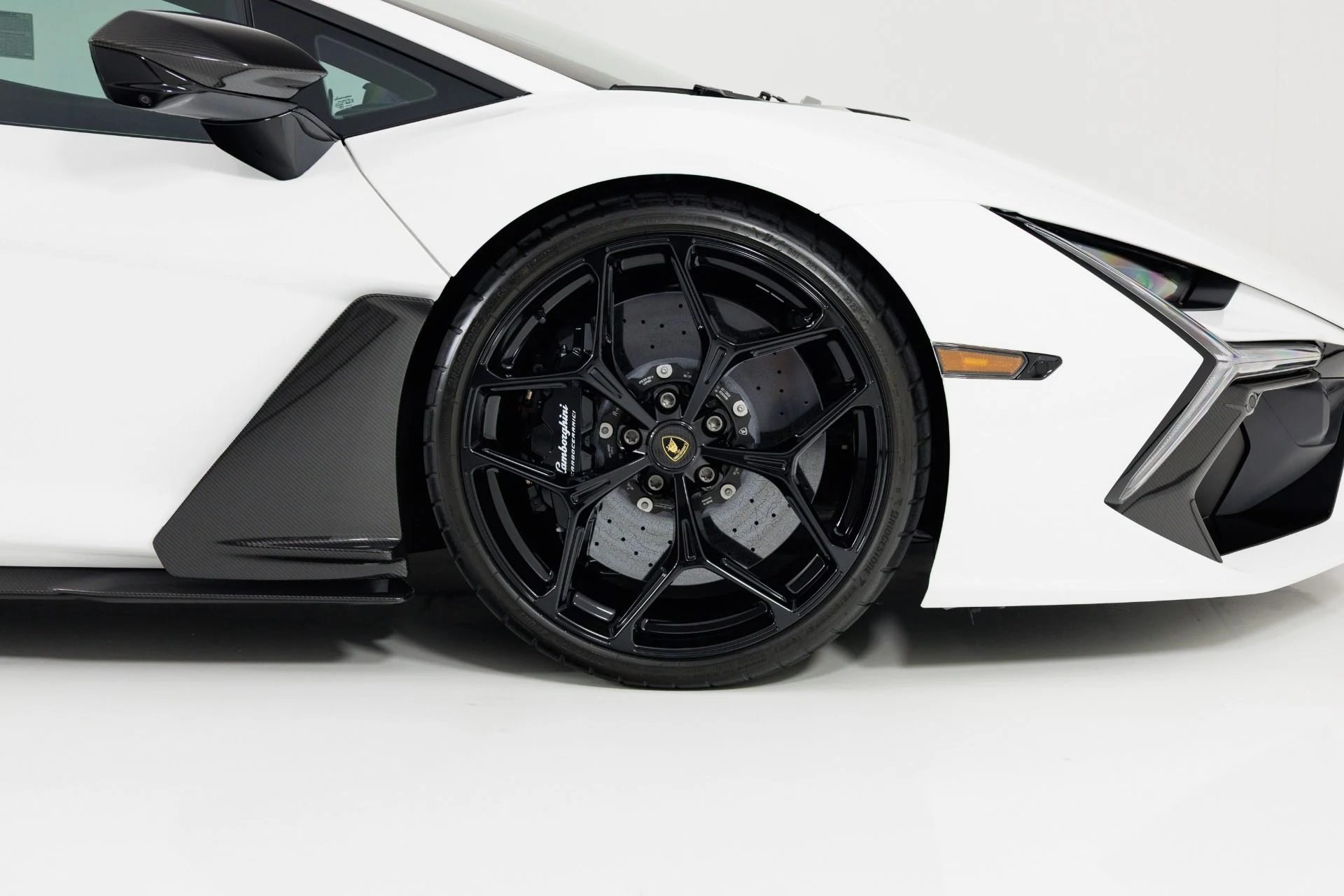 mph014_2583598963_Used_2024_Lamborghini_Revuelto_1786042562_94d228013e