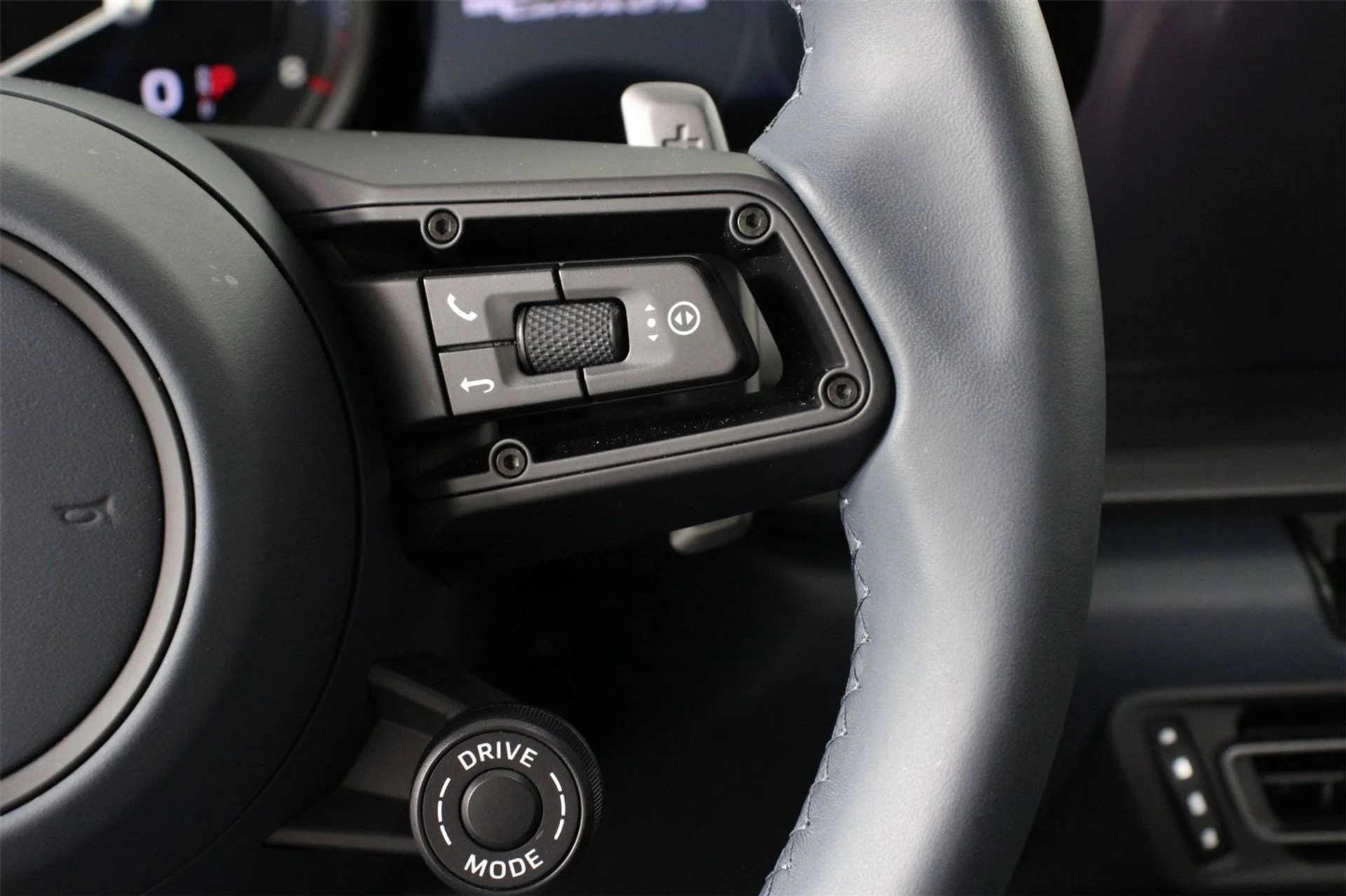 mph014_2588154984_fe15b45b5c32bba332f905fef93fc63c_4415a5c81f