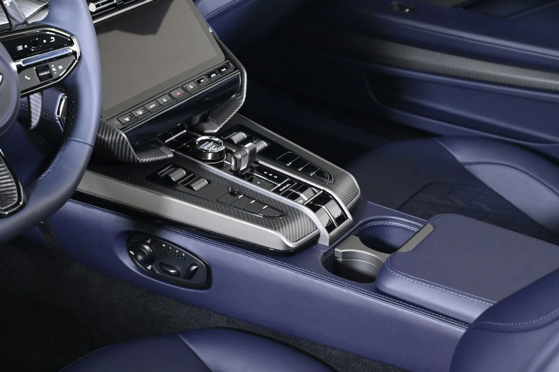 mph014_2589717416_new_2026_aston_martin_vanquish_volante_11350_22980293_14_1024_e5c60b0a50