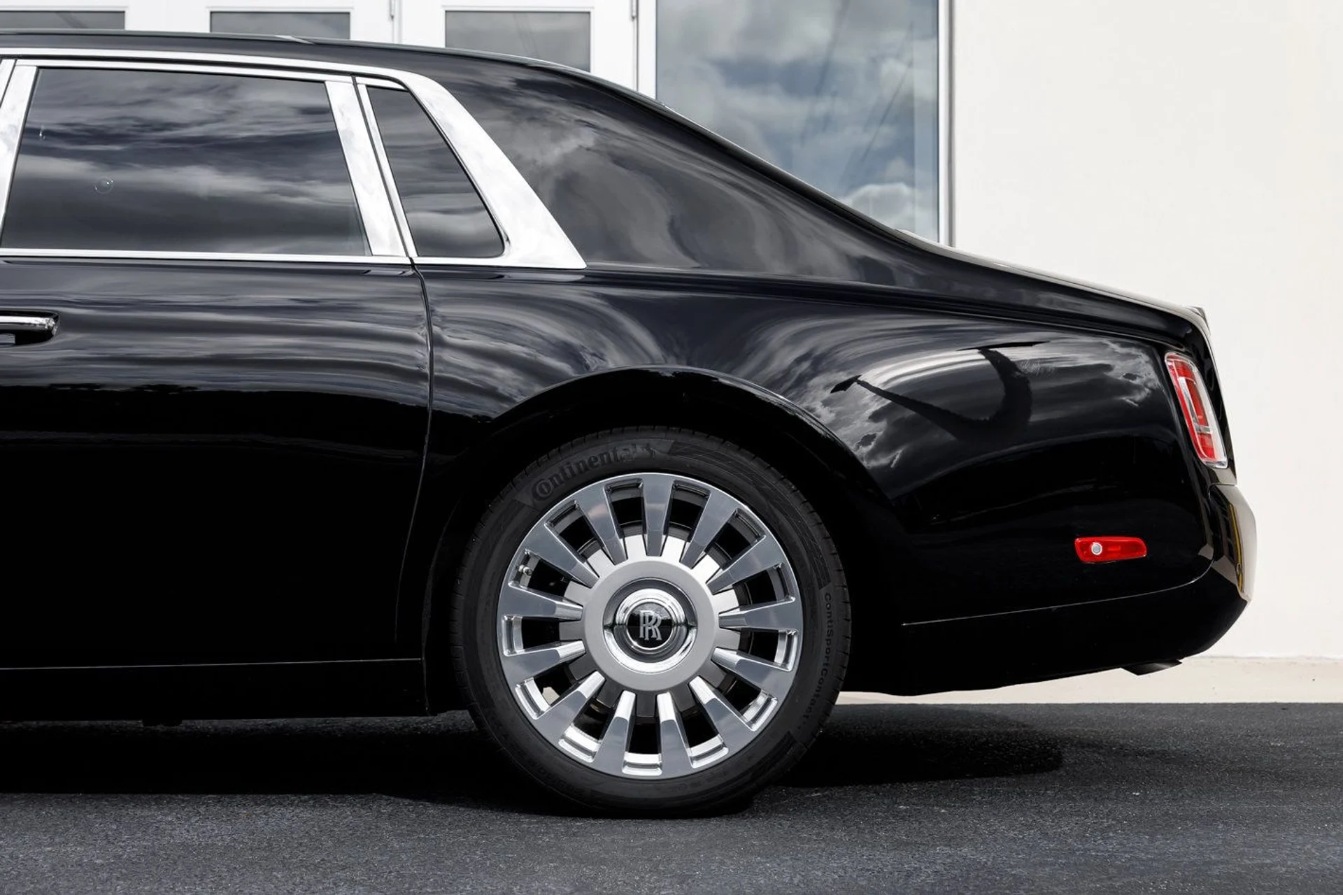 mph014_2592177035_e006f060f1a5ec305967e0b66299f35ax_f10d8698f8