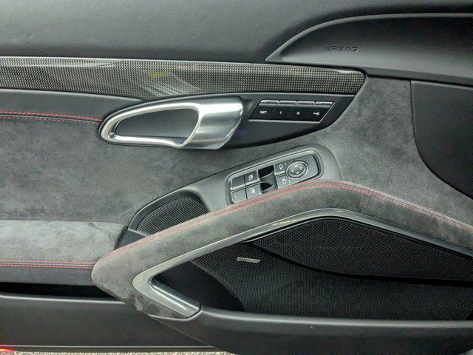 mph014_2605654924_Nekn_Pl4_HO_Qnd_C4q045_WP_6_KB_ic_df22e00626