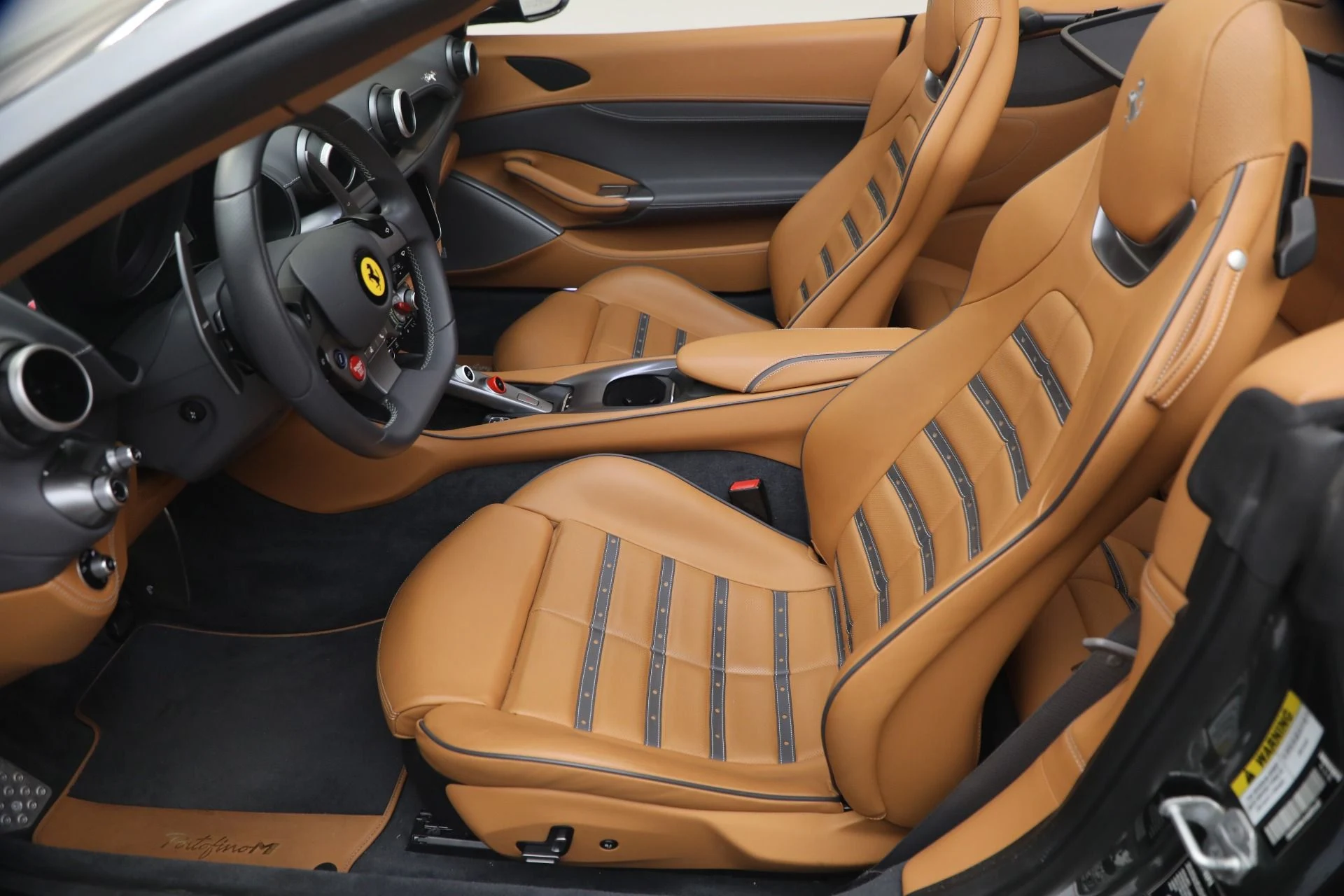 mph014_2605838869_Used_2022_Ferrari_Portofino_M_1785520337_9fc2a9b705