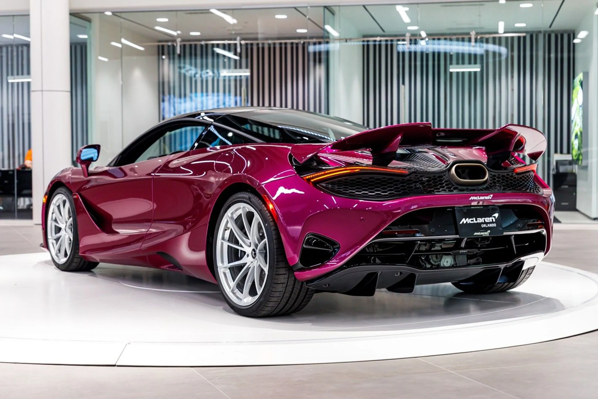 mph014_2606252119_676_p15_l_12e70f55fd