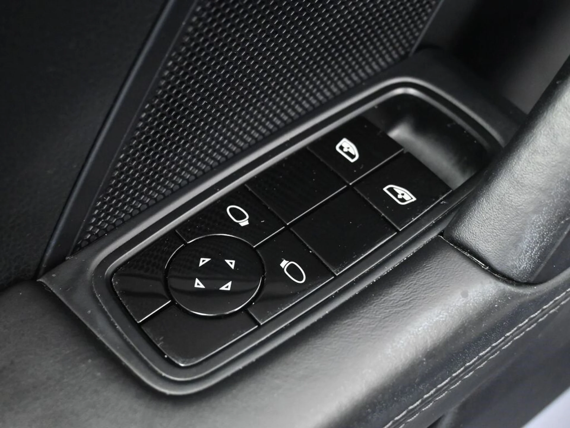 mph014_261176971_41ff5c9beec943bc57a232c117443ad6x_37a5edd3c4