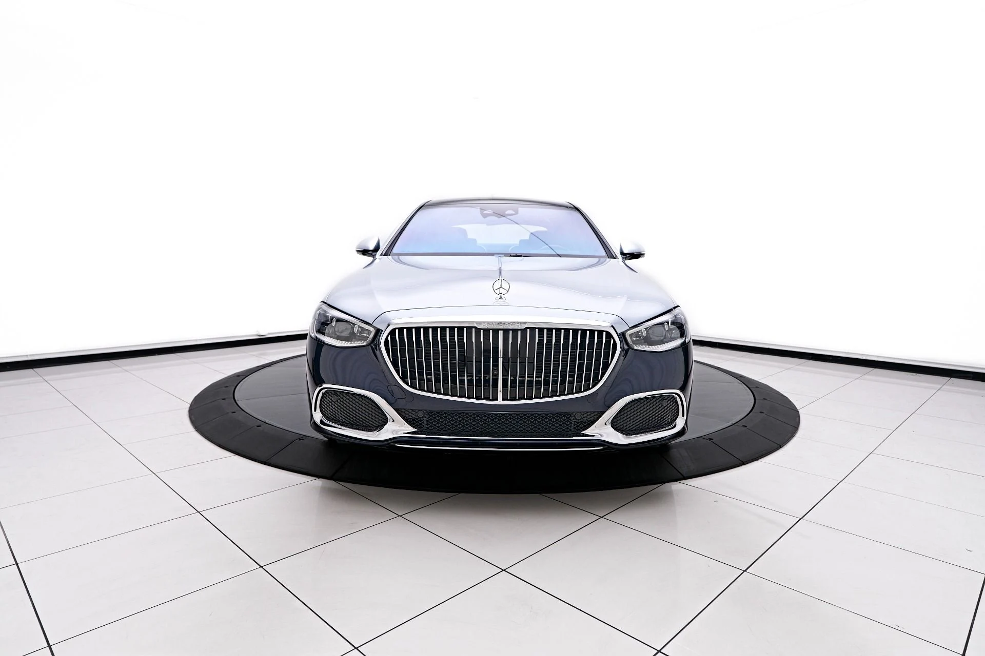 mph014_2614628879_Used_2025_Mercedes_Benz_S_Class_Maybach_S_580_1757004239_c7a5d83250