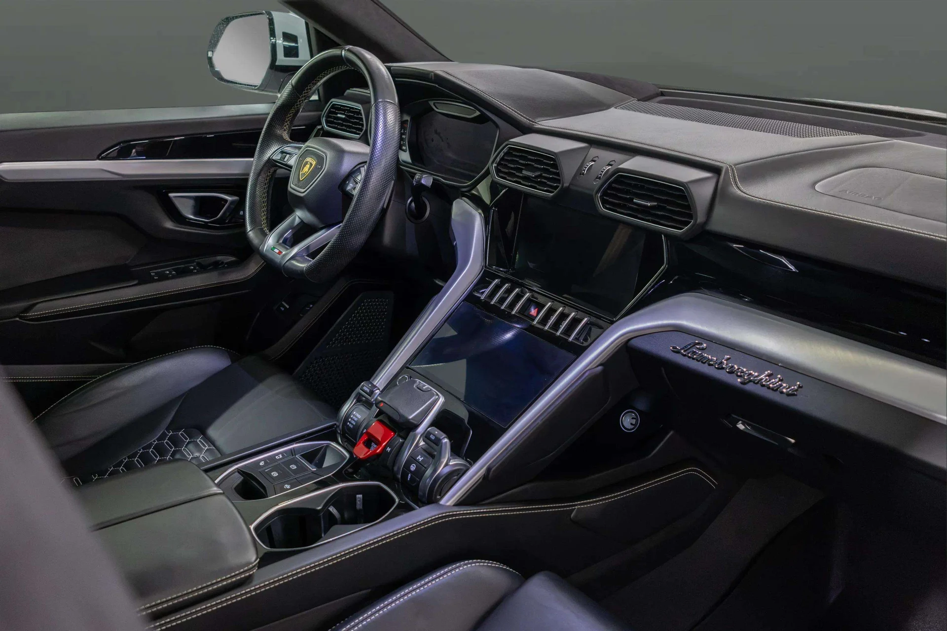 mph014_2615211651_a26564cc_e7dc_434a_b6cd_2a8b82a79350_202120_Lamborghini20_Urus2028_ZPBCA_1_ZL_3_MLA_1510329_15_69ca19ee3e
