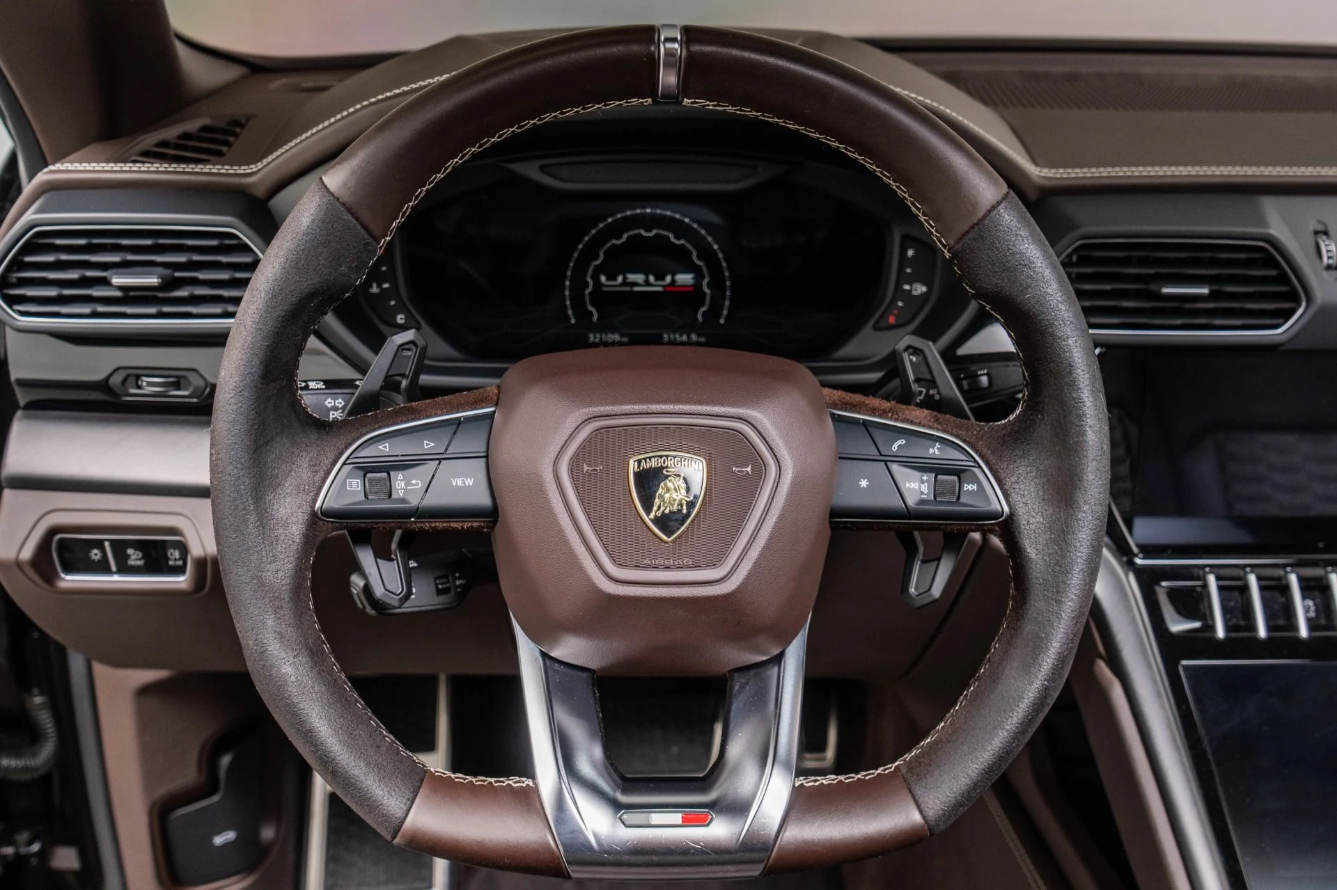 mph014_2617693376_Used_2022_Lamborghini_Urus_1793135043_946d784945