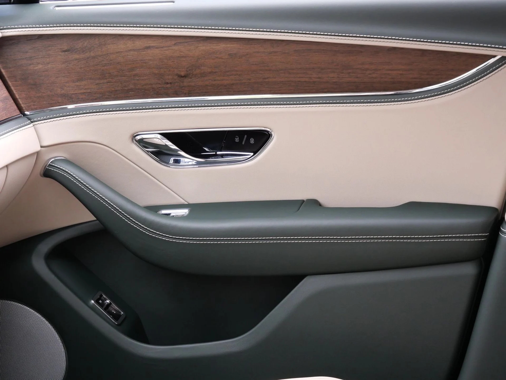 mph014_2618405804_7764472fa3e124437a163b00673a98f1x_8959043148