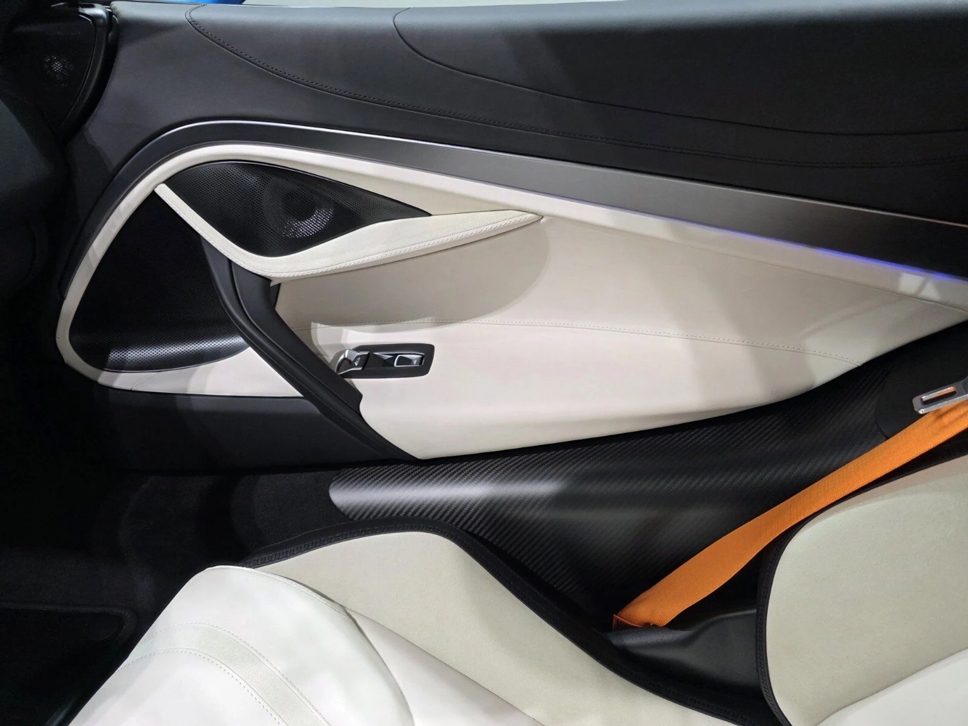 mph014_2619760123_7a5d7b740b8d89296a2ce4fbb1aa8fa1_4e17f2c4b6