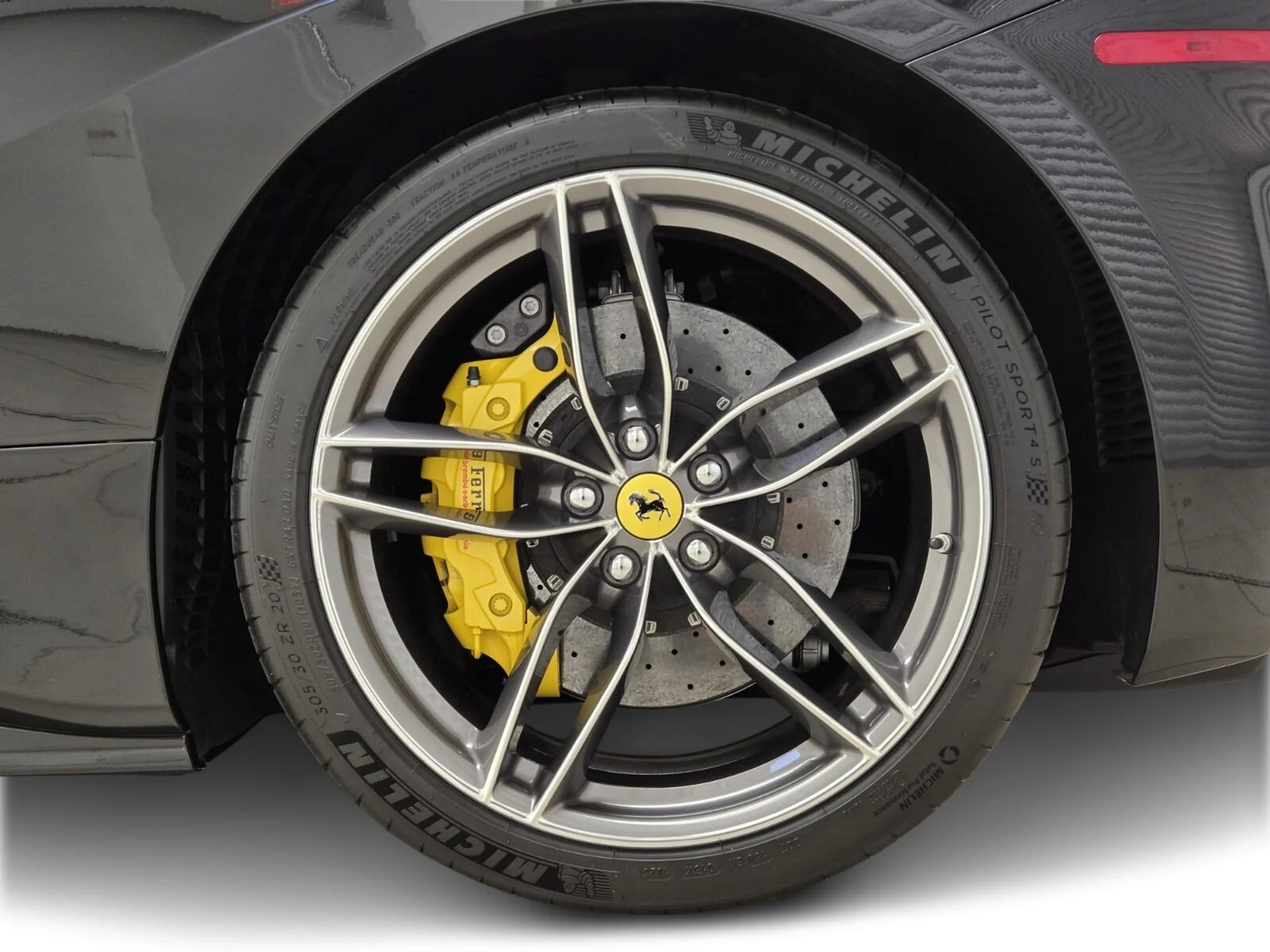 mph014_2621711280_Used_2017_Ferrari_488_GTB_1755757644_c9b4cd511b