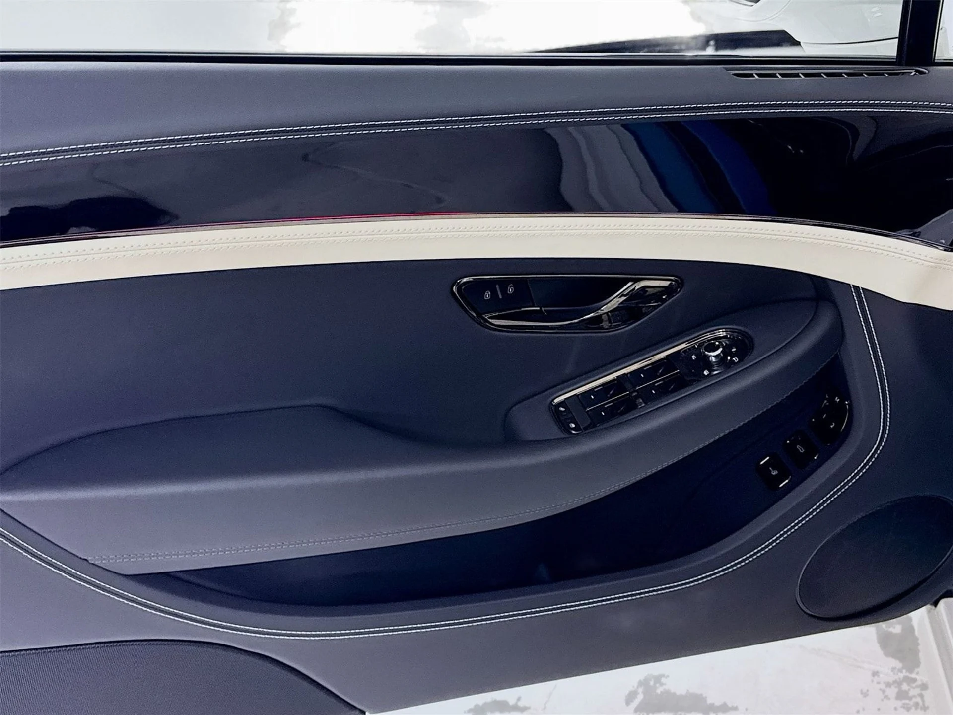 mph014_2623368670_6194d50853a2020be5b4a42b4d14d5abx_672ea79221