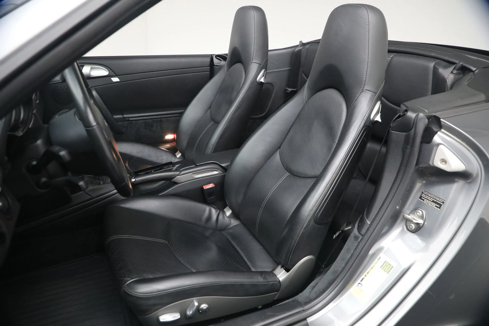 mph014_2624311593_Used_2008_Porsche_911_Carrera_4_1765923894_ac04cfd9cd