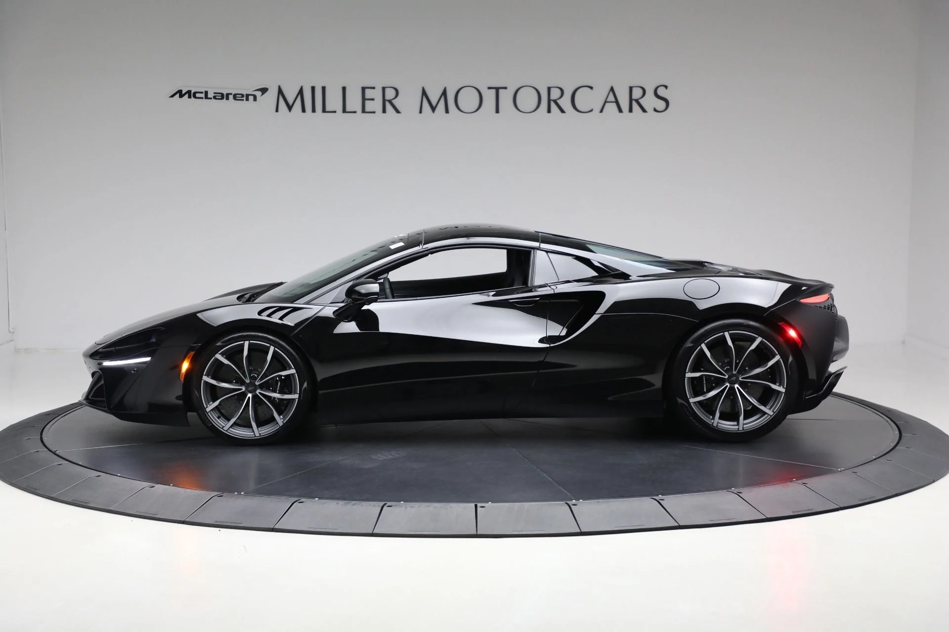 mph014_263825212_New_2025_Mc_Laren_Artura_Spider_49de0e95cd
