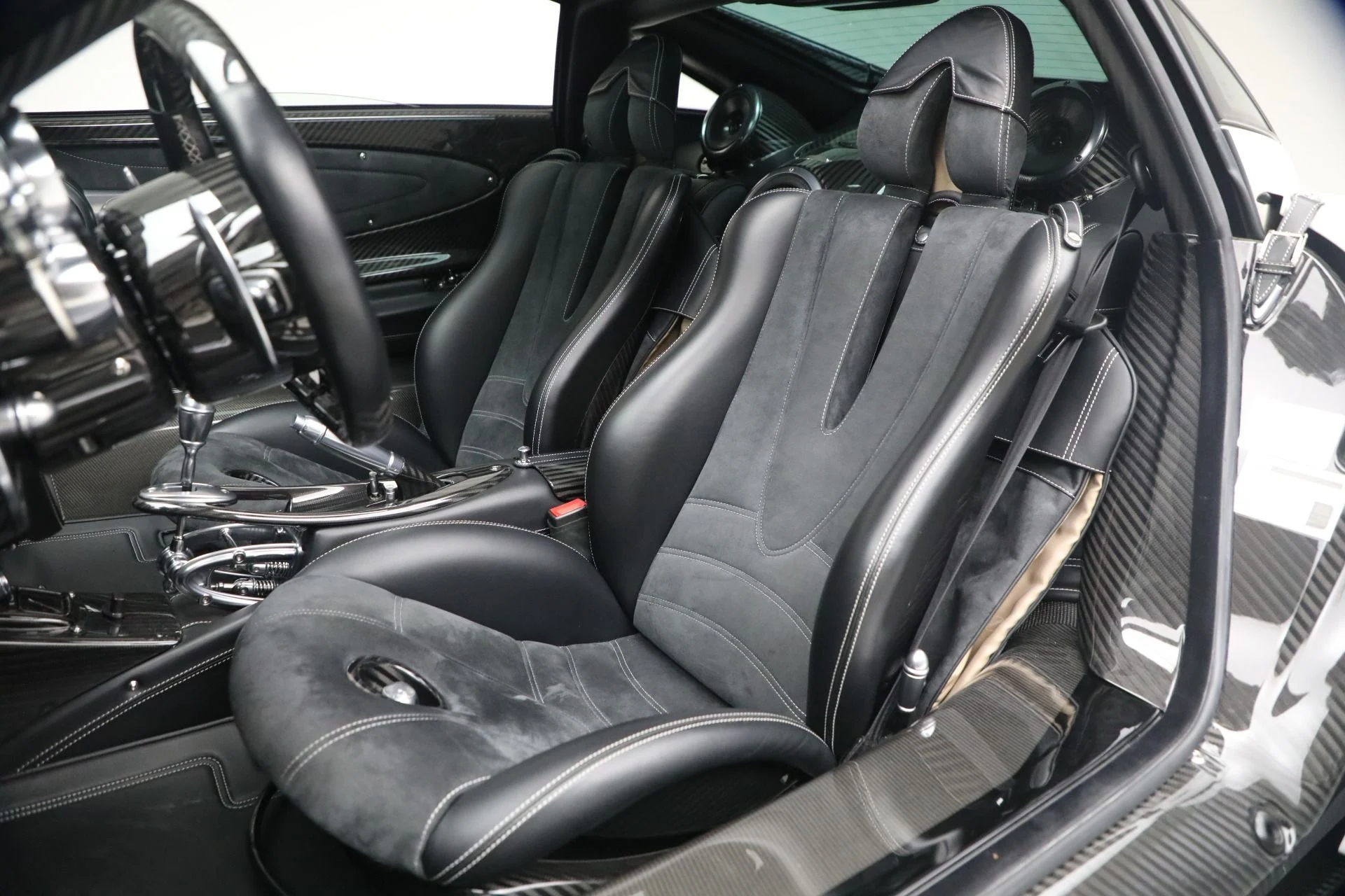 mph014_2646512204_Used_2014_Pagani_Huayra_Tempesta_1765914855_92635199f7