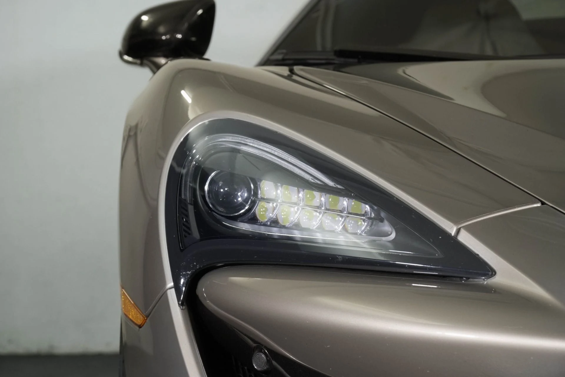 mph014_2647124076_Used_2018_Mc_Laren_570_S_1765905873_0948abfe83