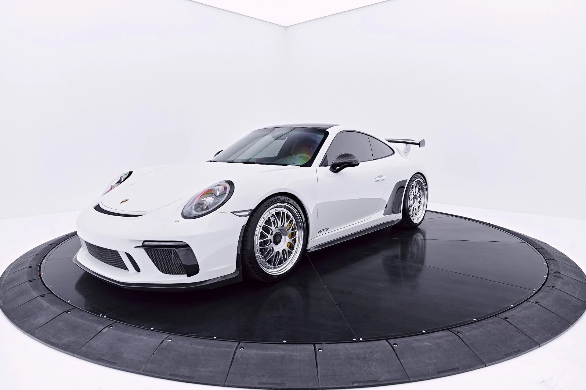 mph014_2647845149_Used_2018_Porsche_911_GT_3_1782763299_3861dd6125
