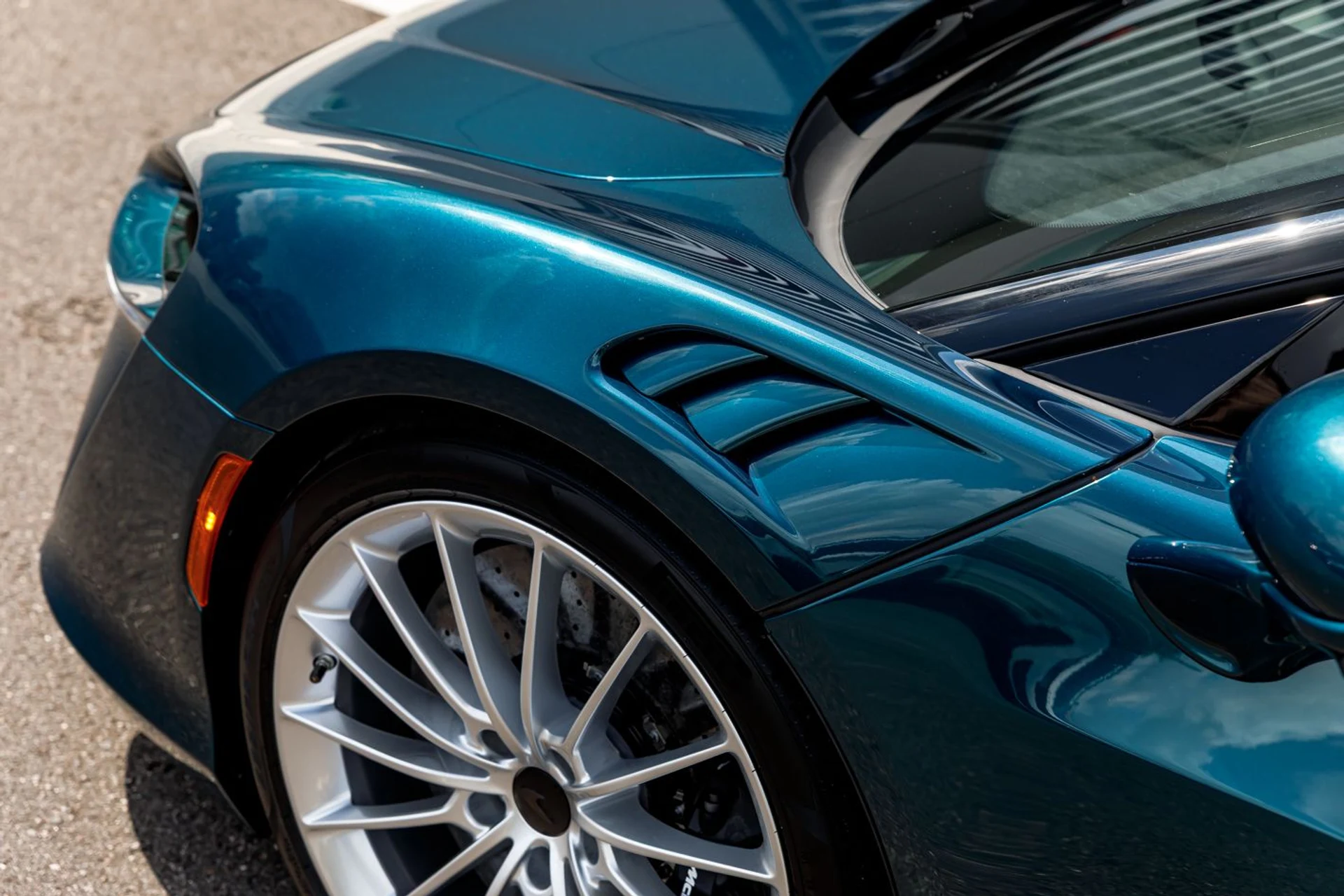 mph014_2651353811_587_p15_l_1a7ca5732f