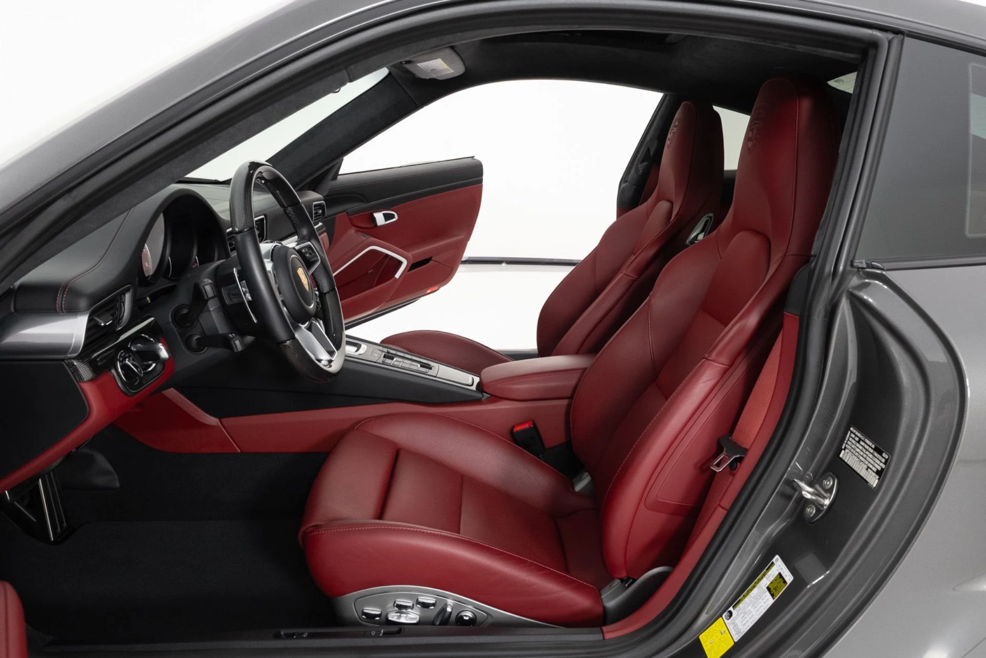 mph014_2664313956_Used_2019_Porsche_911_Turbo_S_1774999639_697895a302