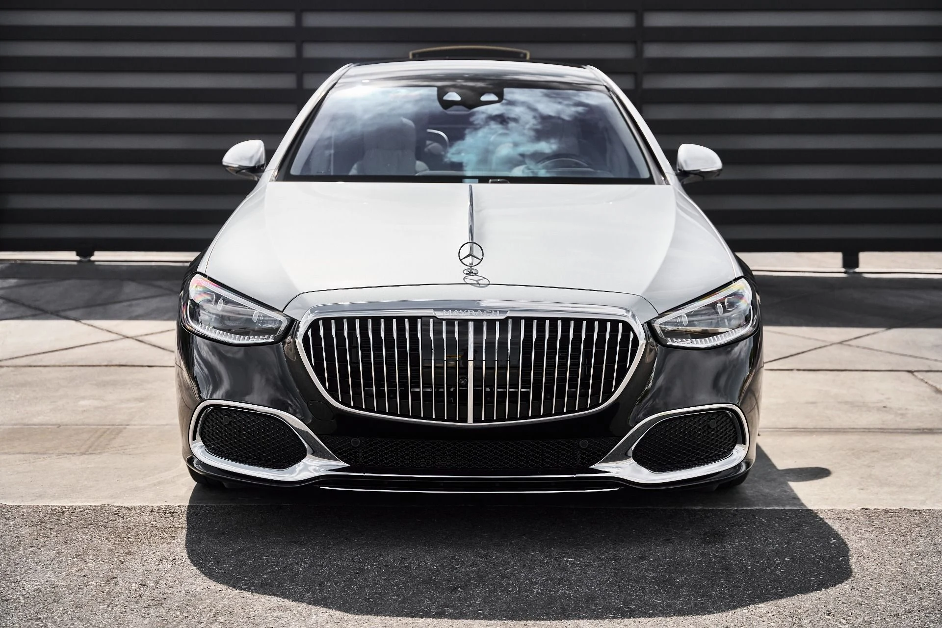 mph014_2670703299_Used_2024_Mercedes_Benz_S_Class_Maybach_S_580_1779327303_0335a66eb2