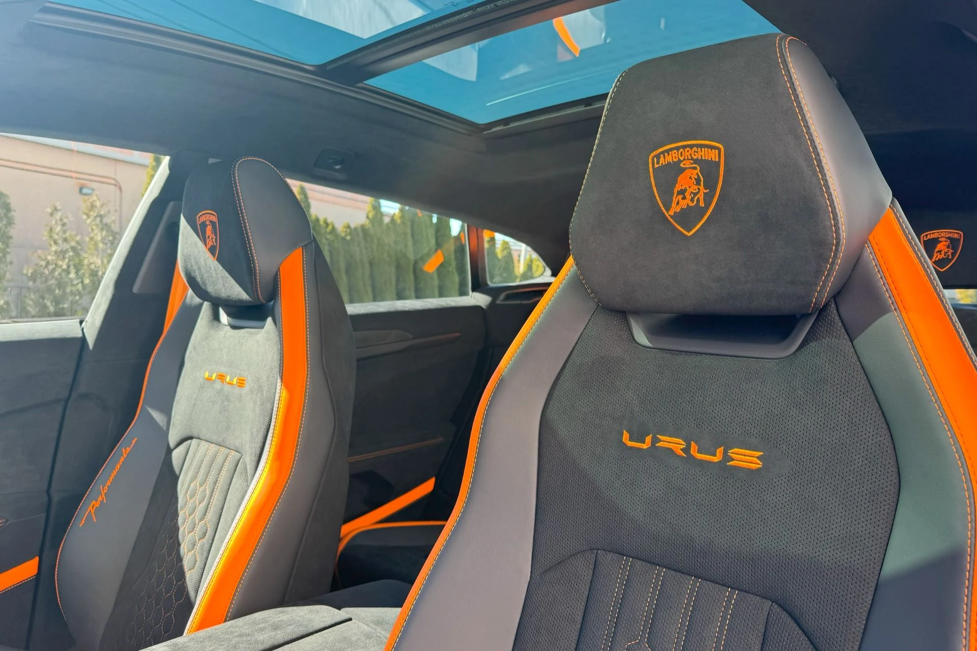 mph014_2681645282_Used_2024_Lamborghini_Urus_Performante_1741003386_82935a4998