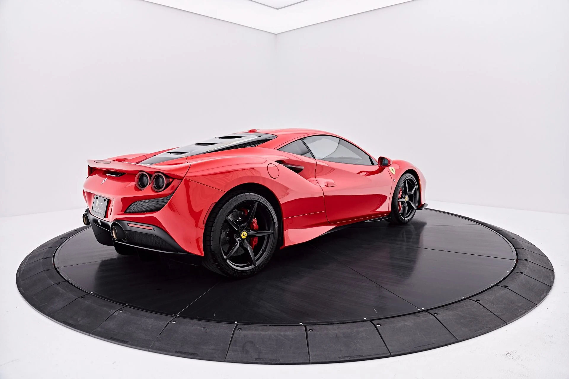 mph014_2682631409_Used_2020_Ferrari_F8_Tributo_Base_1787788383_20aec4e37f