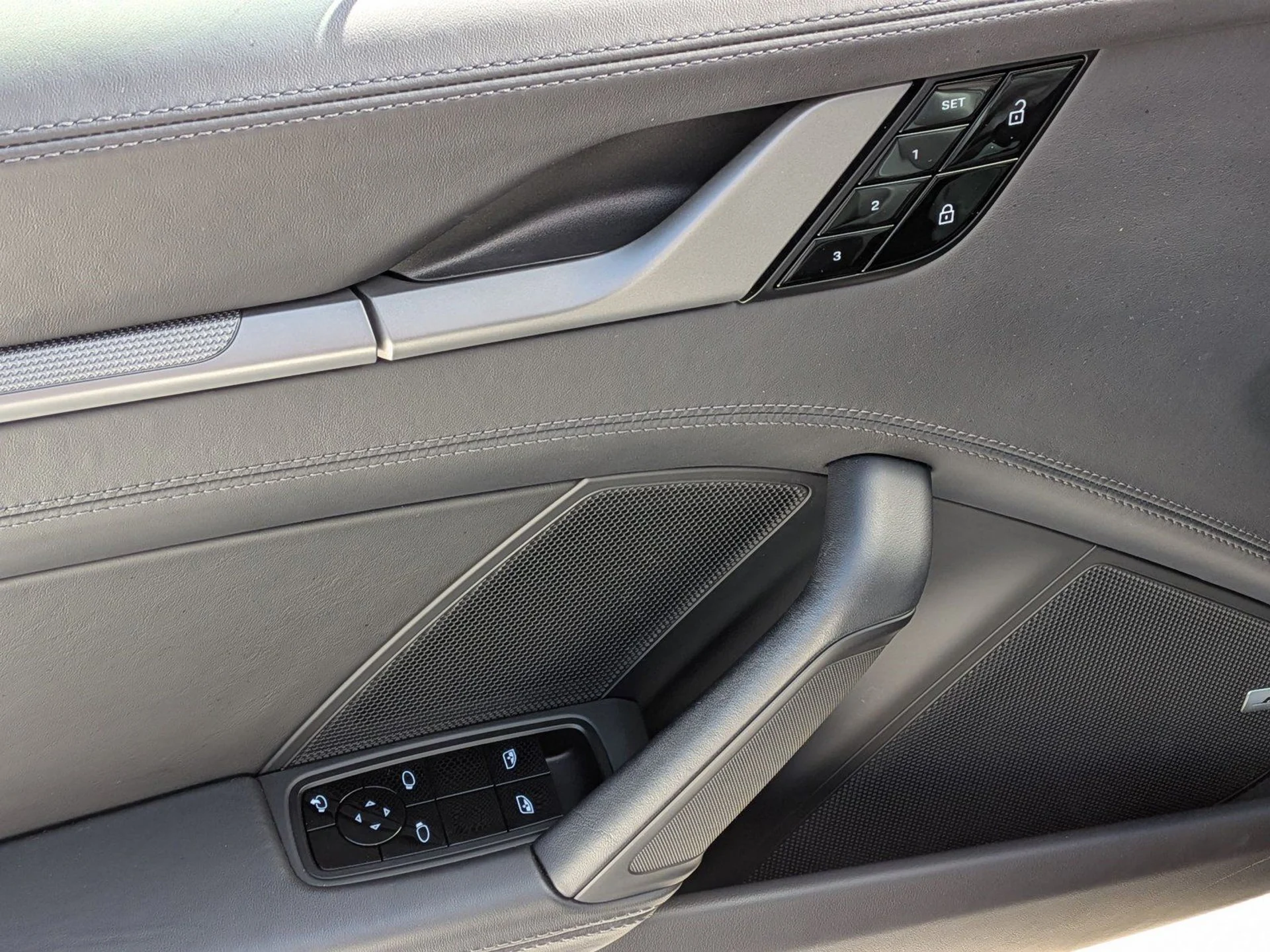 mph014_2696180699_7e324137f8d1395cc7efec5ffd18c9cax_33c2f107ff