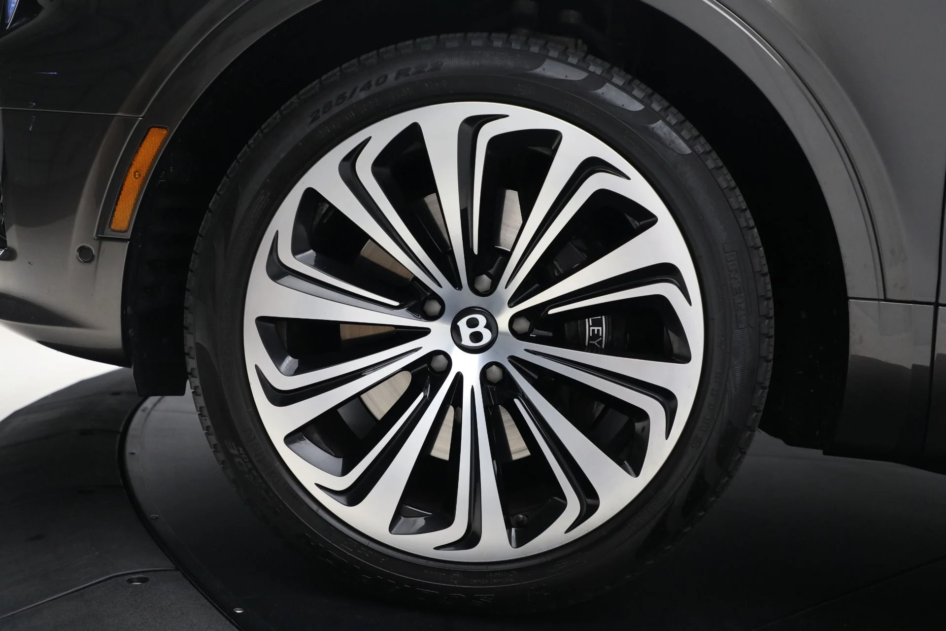mph014_2696834966_Used_2021_Bentley_Bentayga_First_Edition_V8_1760803209_5f93eecfe0