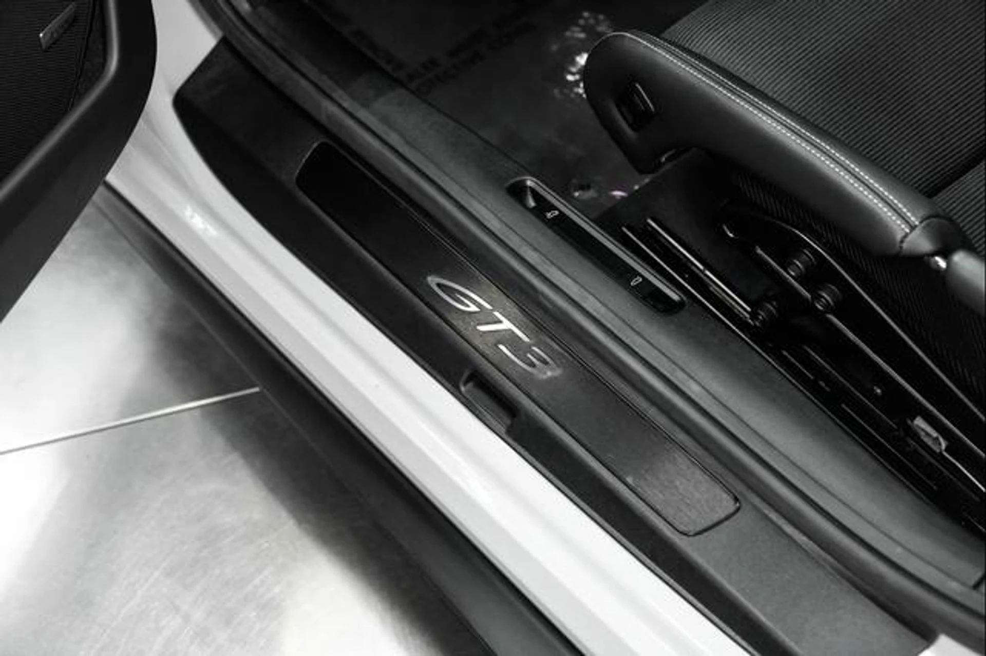 mph014_2705645589_ptf_B_Px_XO_69pur_c_Wxr4e4_XV_Vqo_031462c60e