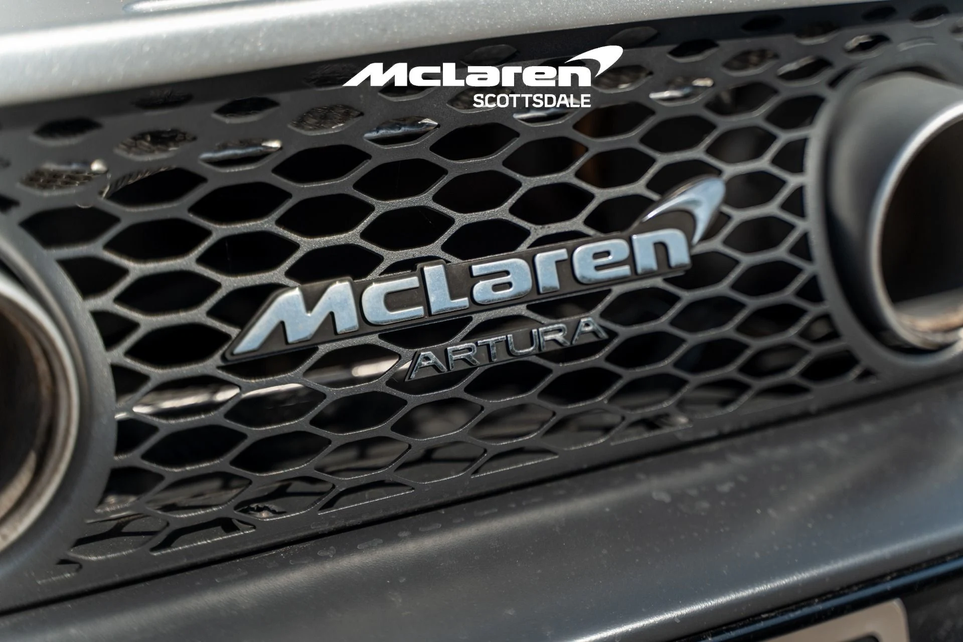 mph014_2719577910_Used_2024_MCLAREN_ARTURA_1763510051_943057fdb1