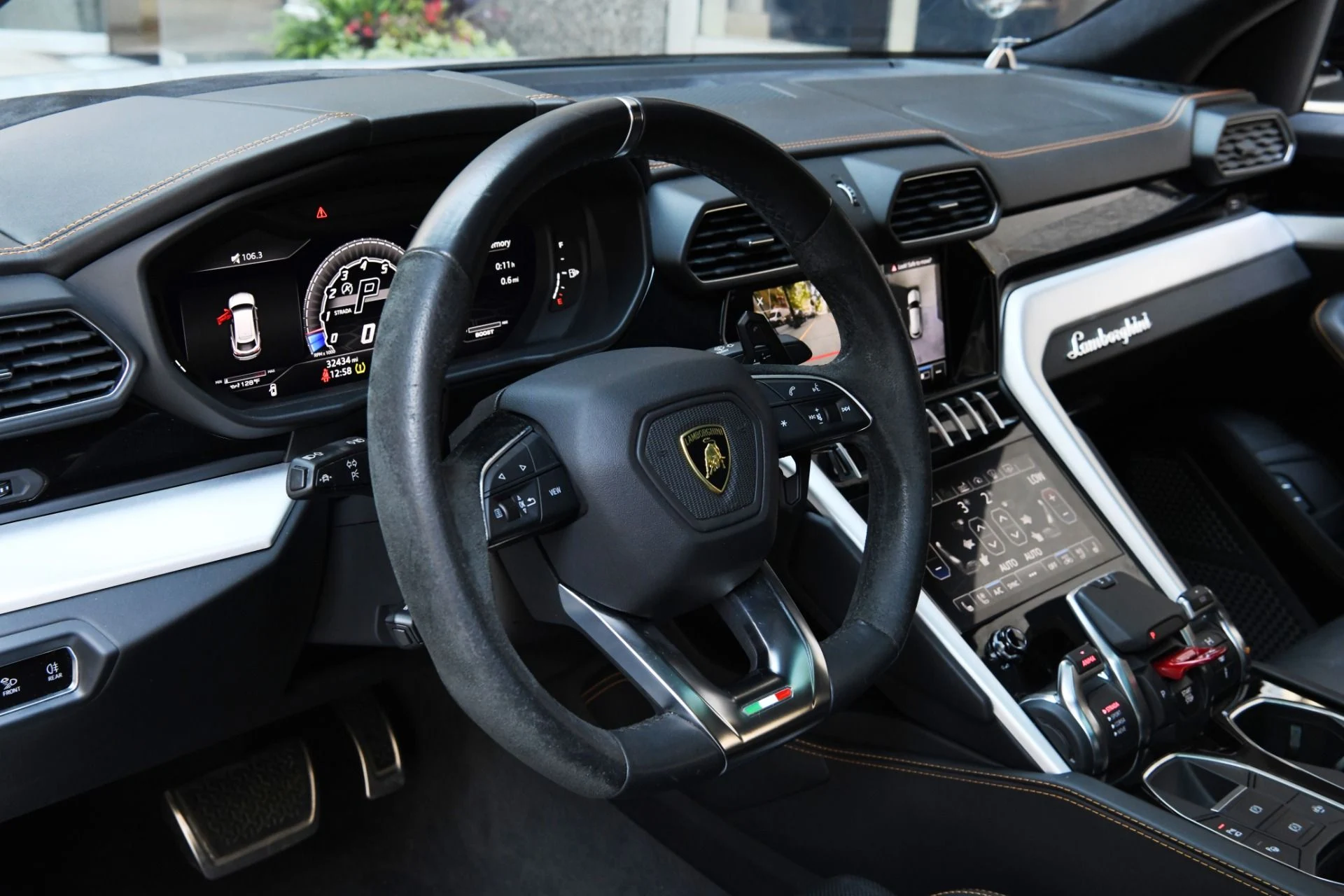 mph014_2723743329_Used_2021_Lamborghini_Urus_1752869054_639950bb2a