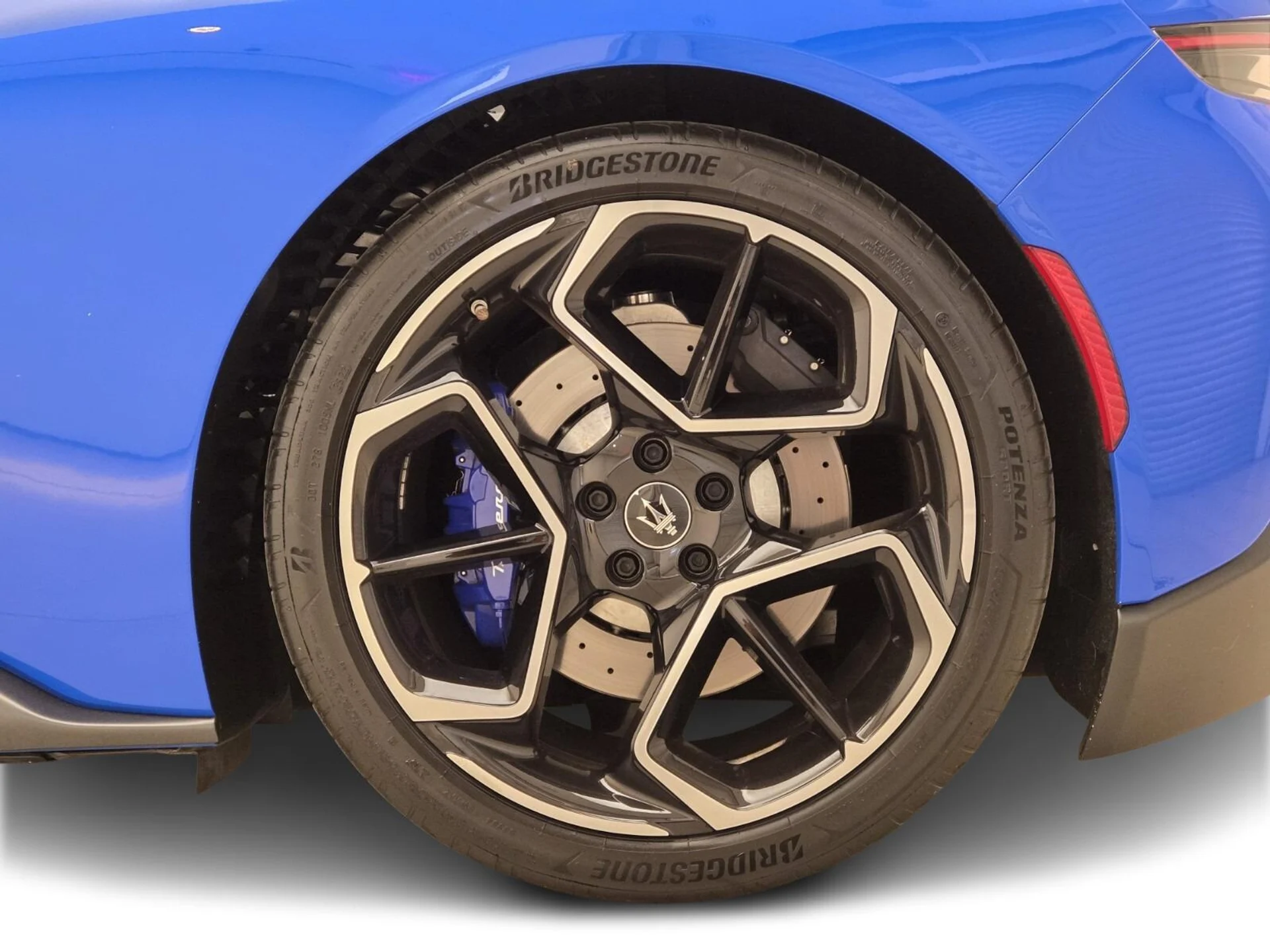 mph014_2724637974_Used_2023_Maserati_MC_20_1753164705_98a12c7d8a