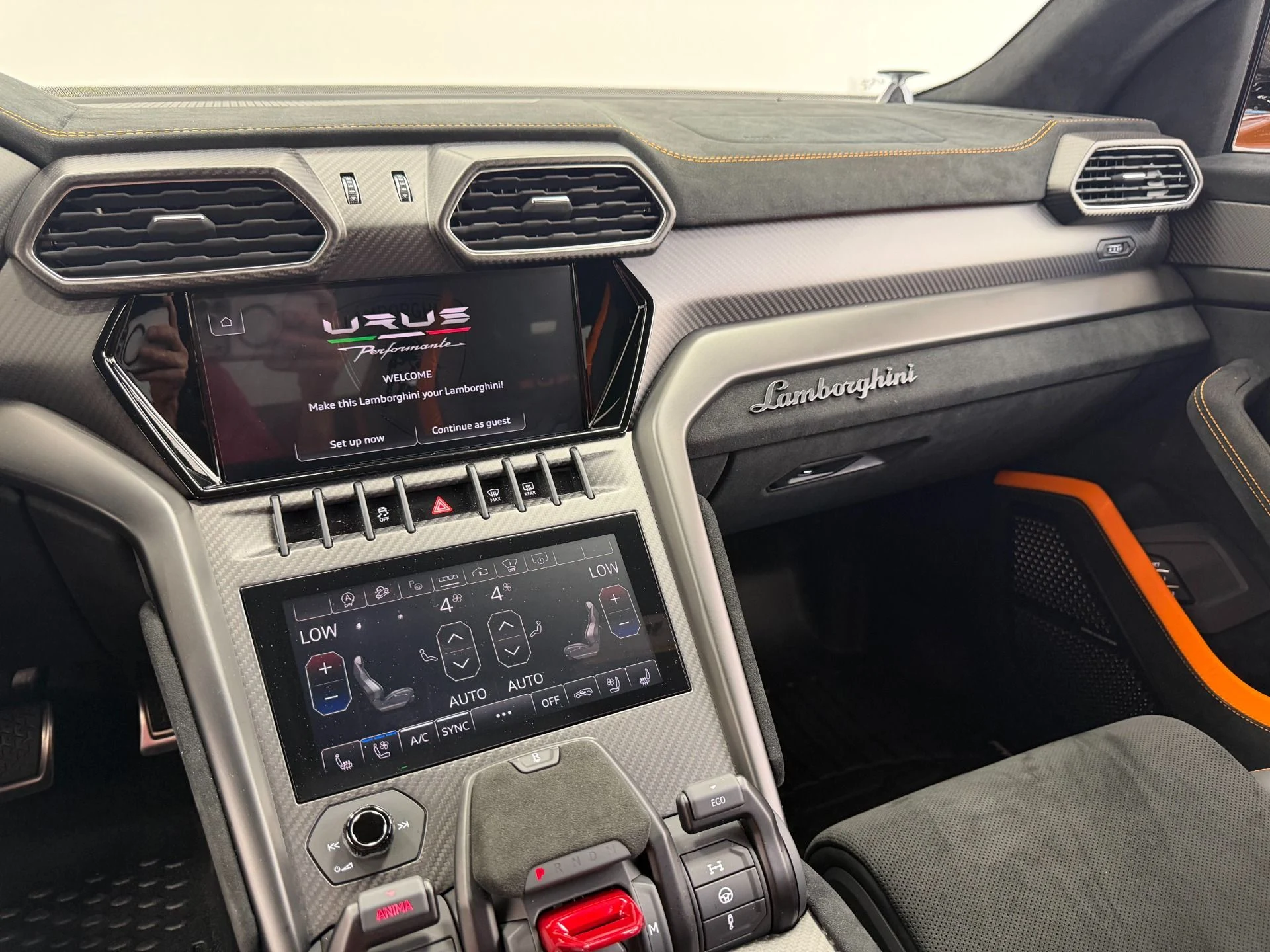 mph014_2729770398_Used_2024_Lamborghini_Urus_Performante_72_K_in_Options_3_D_Audio_Full_Carbon_Exterior_Package_1782147478_24a85bacba